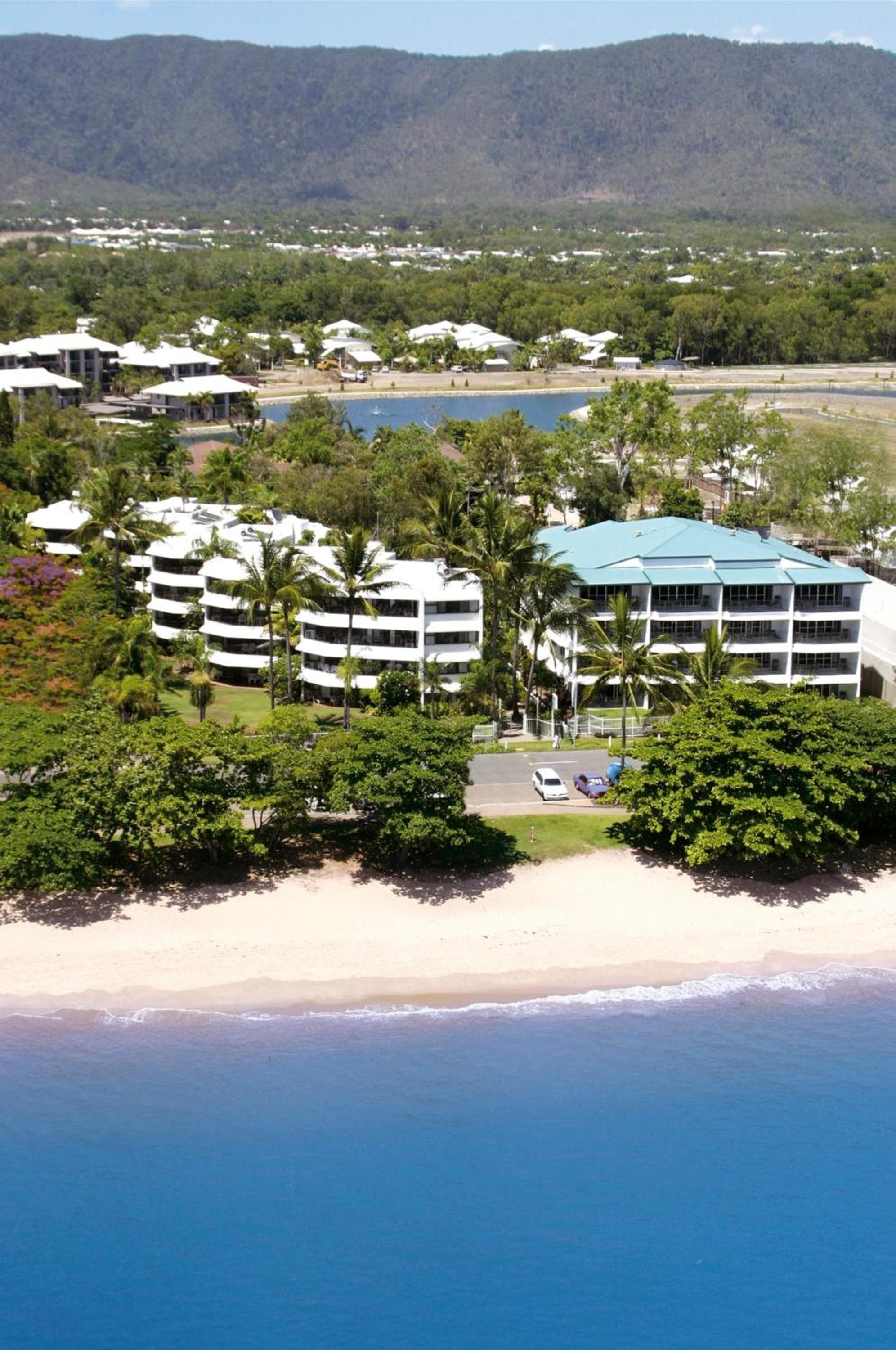 Beachfront Apartments on Trinity Beach, Trinity Beach