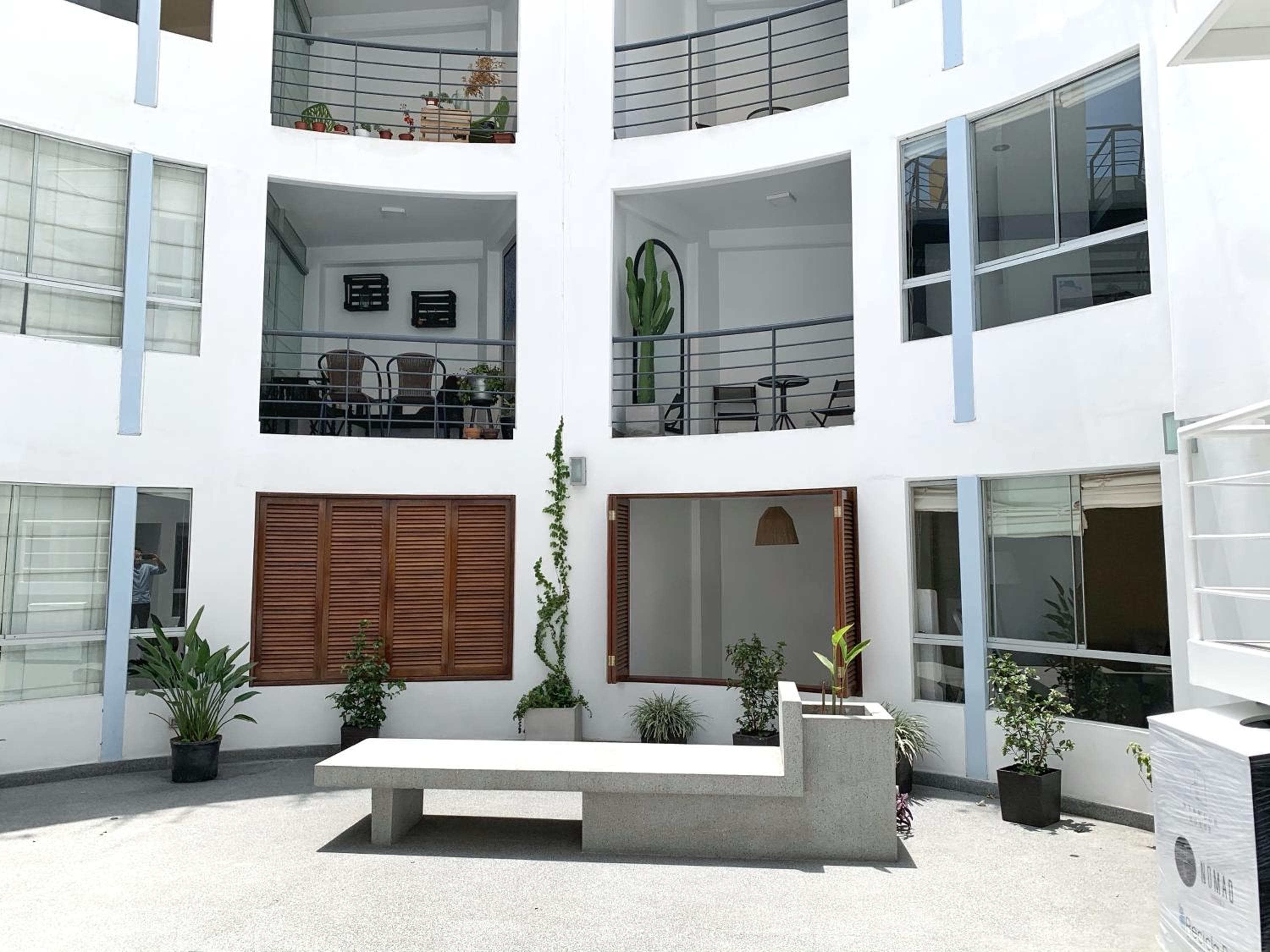 Barranco Suites 3BR Near Malecon By Wynwood House, Lima