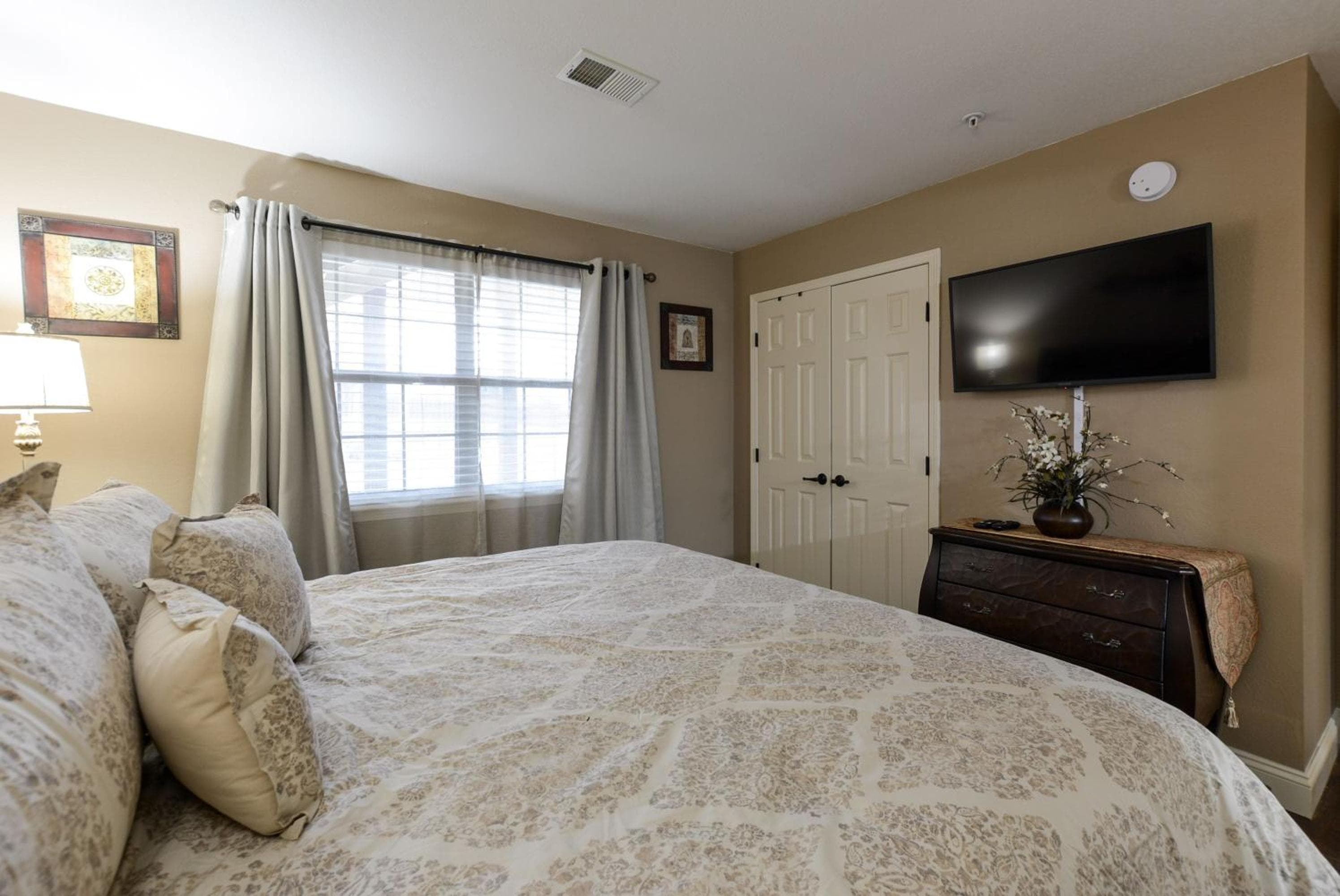 Luxury Condos at Thousand Hills - Heart of Branson - Beautifully remodeled - Spacious and Affordable, Branson, photo 6