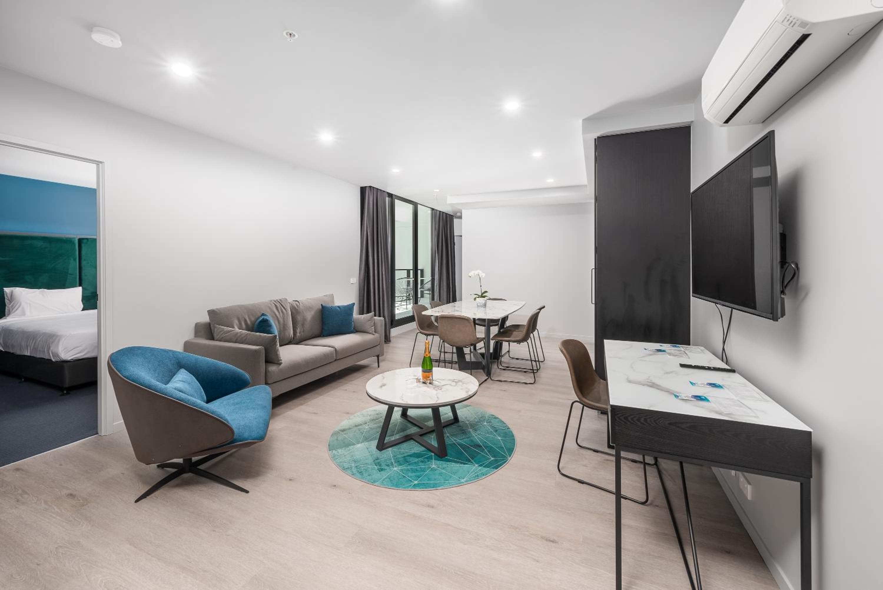Oros Hotel and Apartments, Oakleigh, photo 4