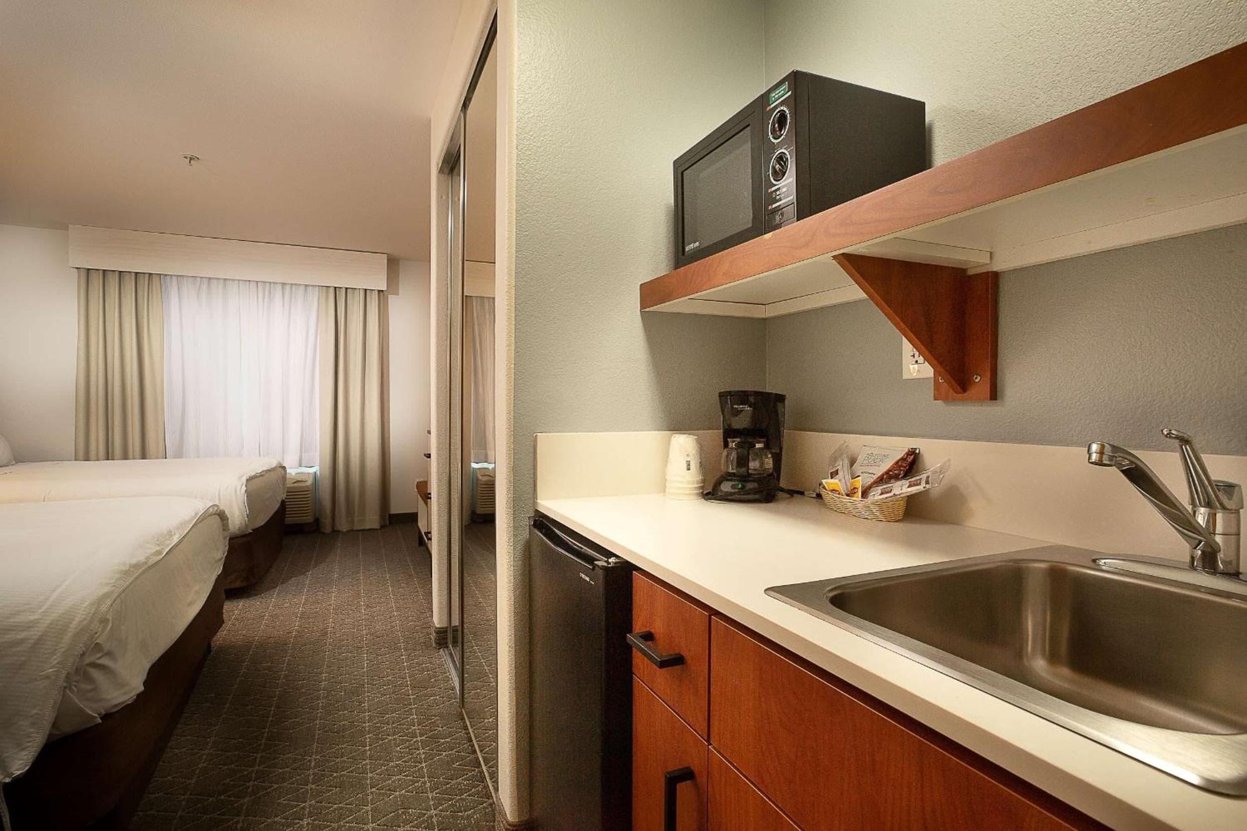 Hawthorn Suites by Wyndham-Oakland/Alameda, Alameda, photo 5