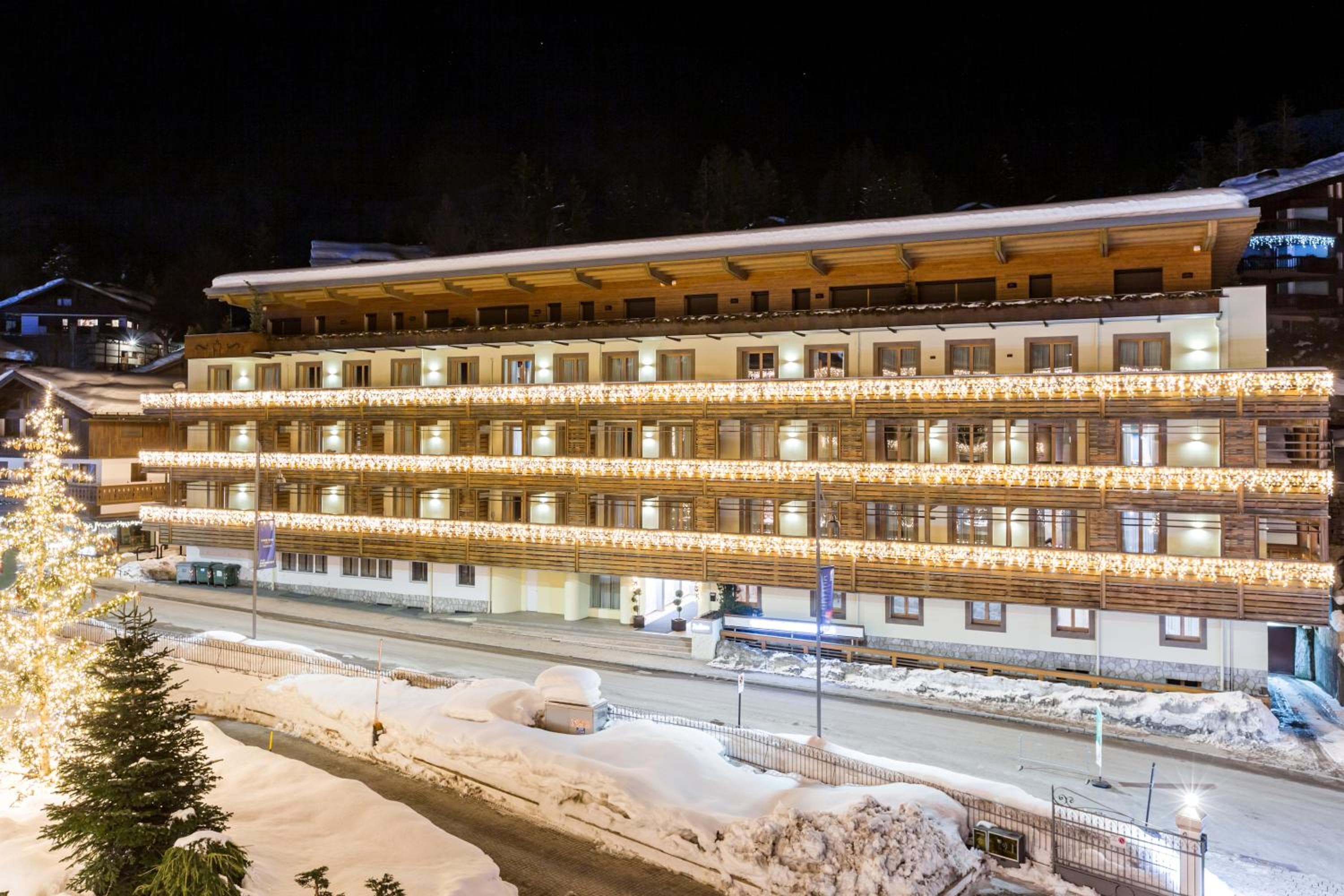 Radisson Residences Savoia Palace Cortina d’Ampezzo, Cortina dʼAmpezzo, photo 4