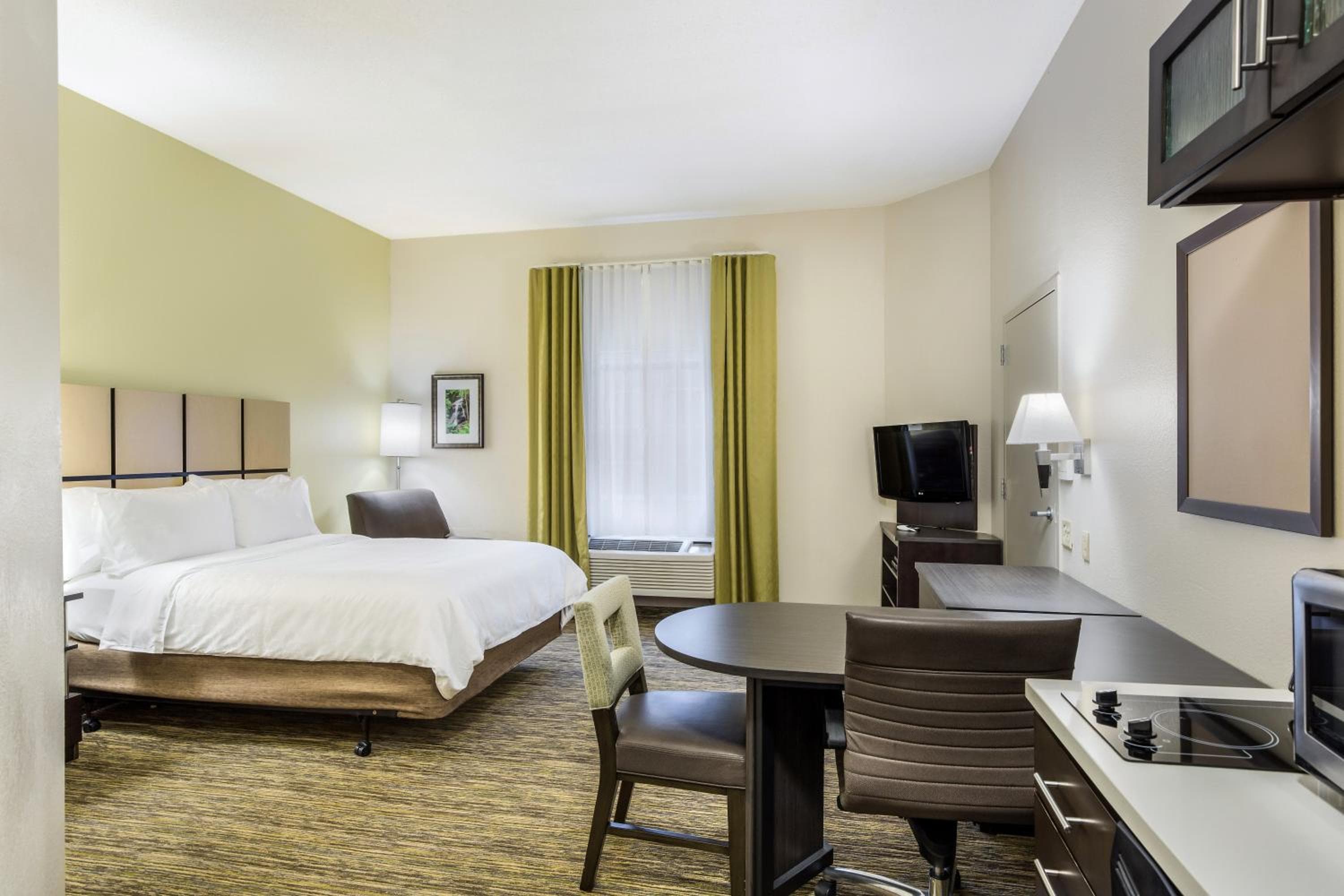 Candlewood Suites Virginia Beach Town Center by IHG, Virginia Beach, photo 4