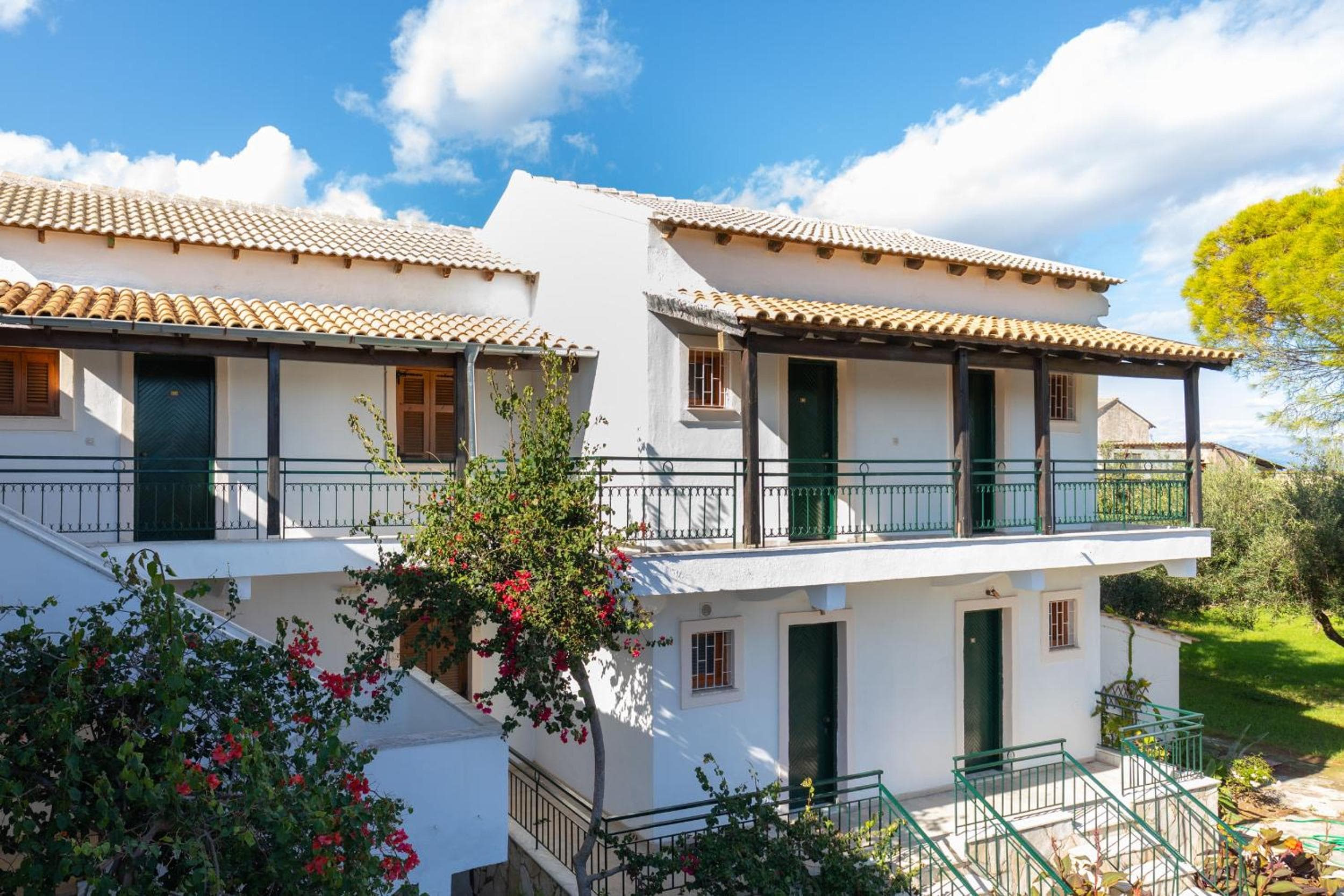 Island Kavos Annex studios, Kavos