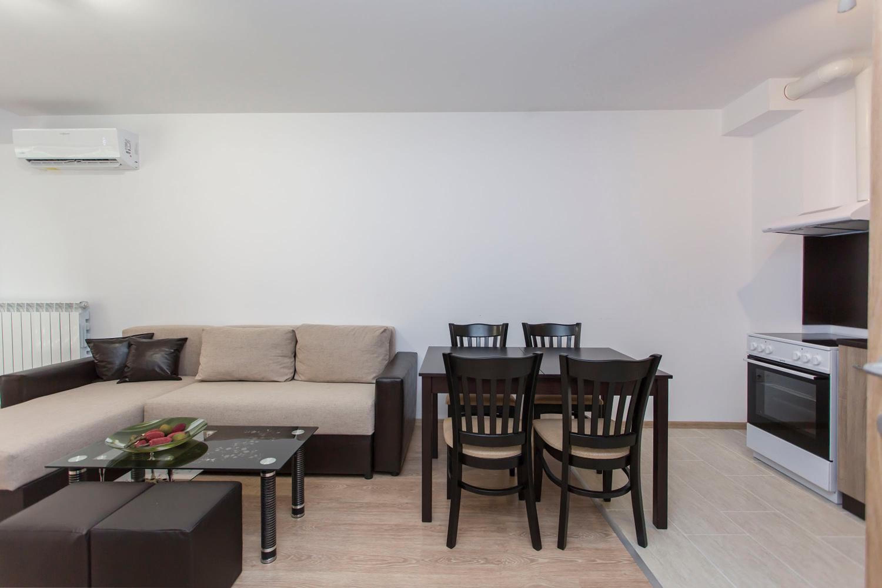 Modern and Bright Apartments near Center - FREE PARKING, Sofia, photo 3