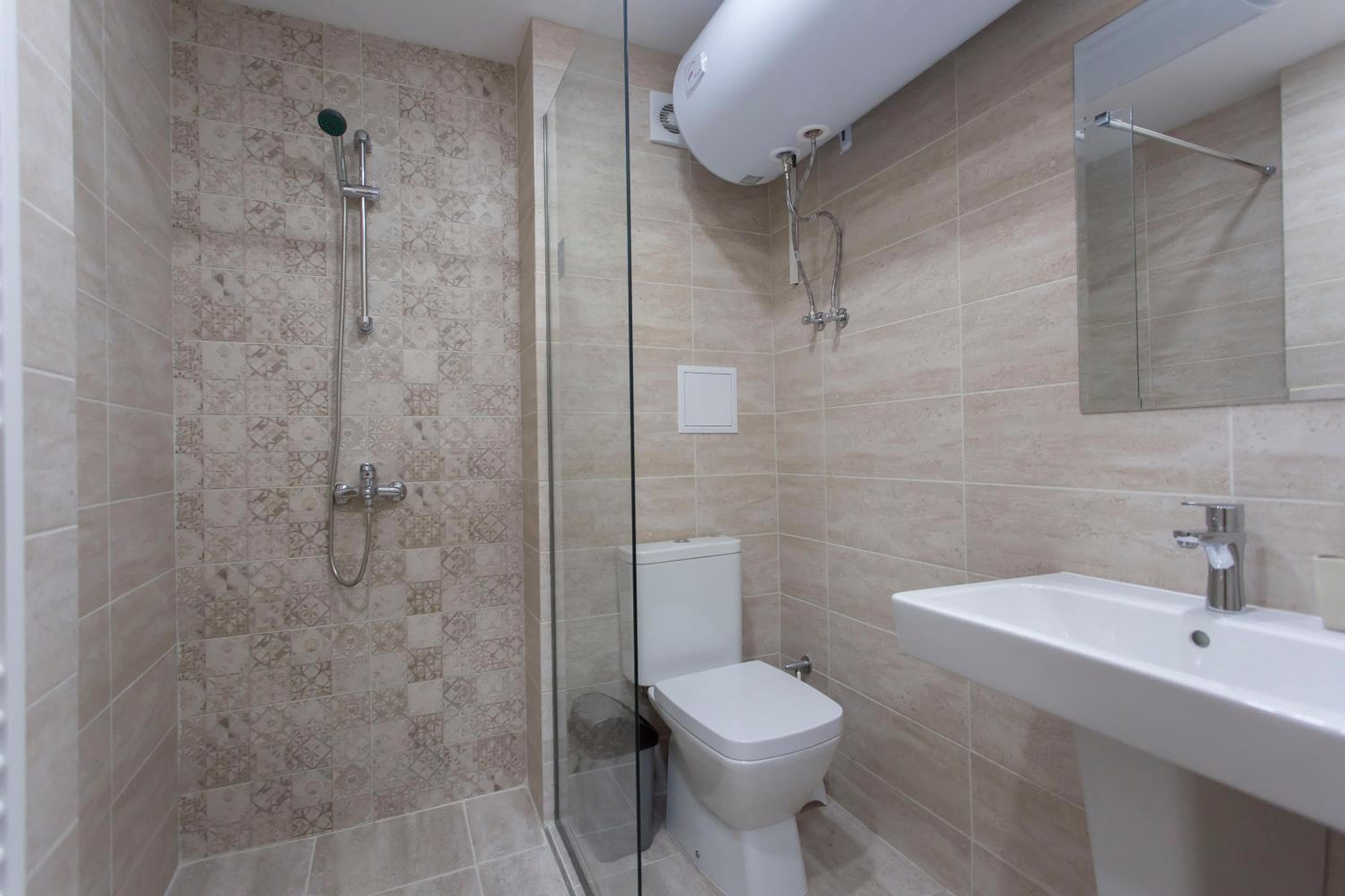 Modern and Bright Apartments near Center - FREE PARKING, Sofia, photo 2