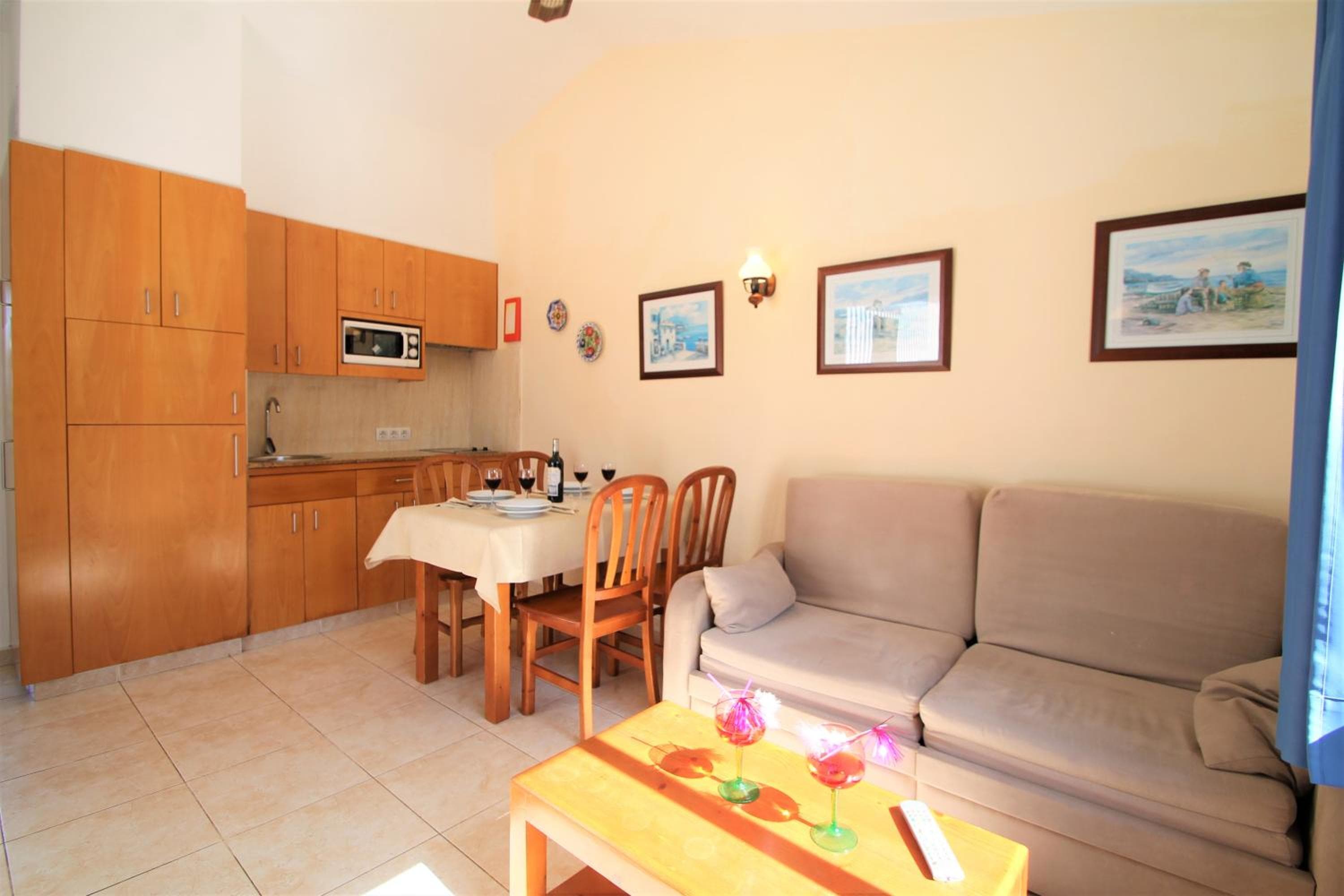 Apartaments Talayot, Cala en Blanes