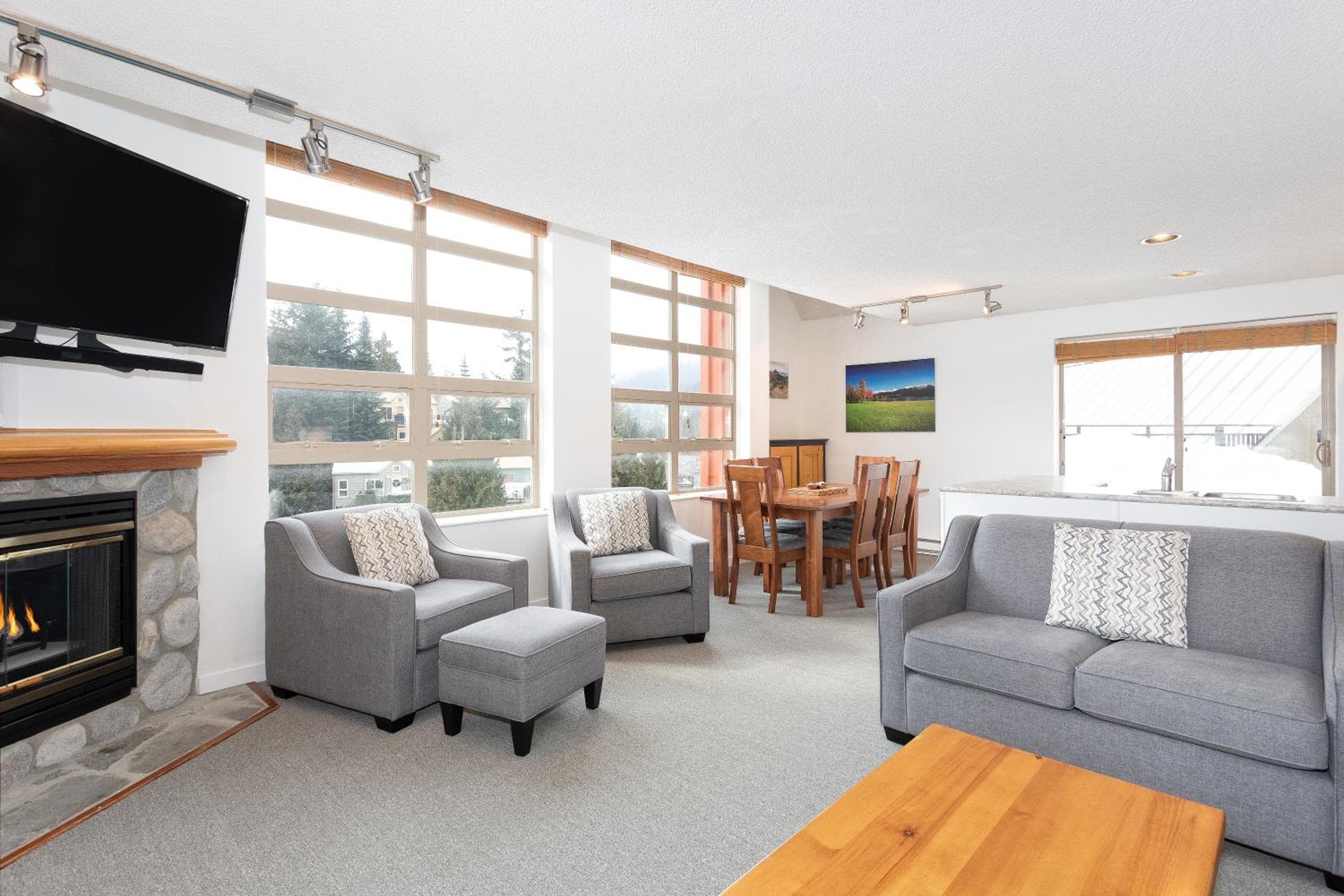 Lake Placid Lodge by Whiski Jack, Whistler, photo 5