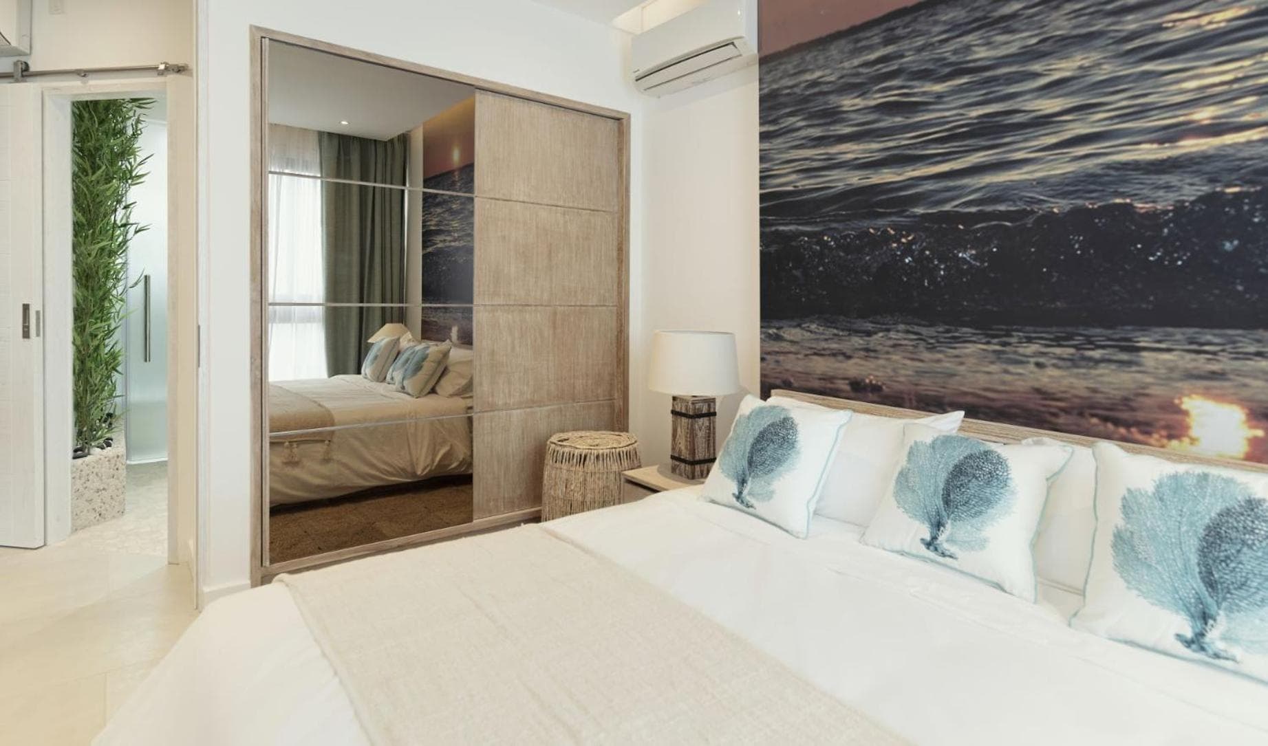 AQUA Boutique Hotel- Secluded Ocean View Suites & Infinity Pool, Glacis, photo 2
