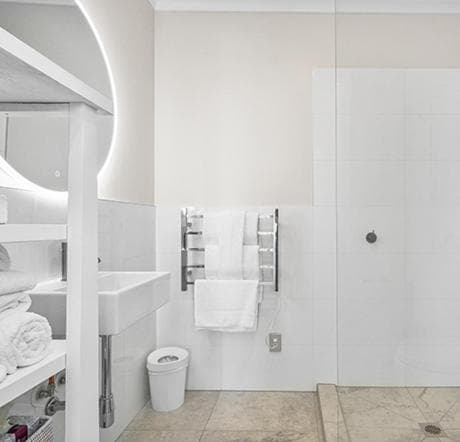 Spacious 3-Bed Waterfront Apartment, Auckland, photo 6