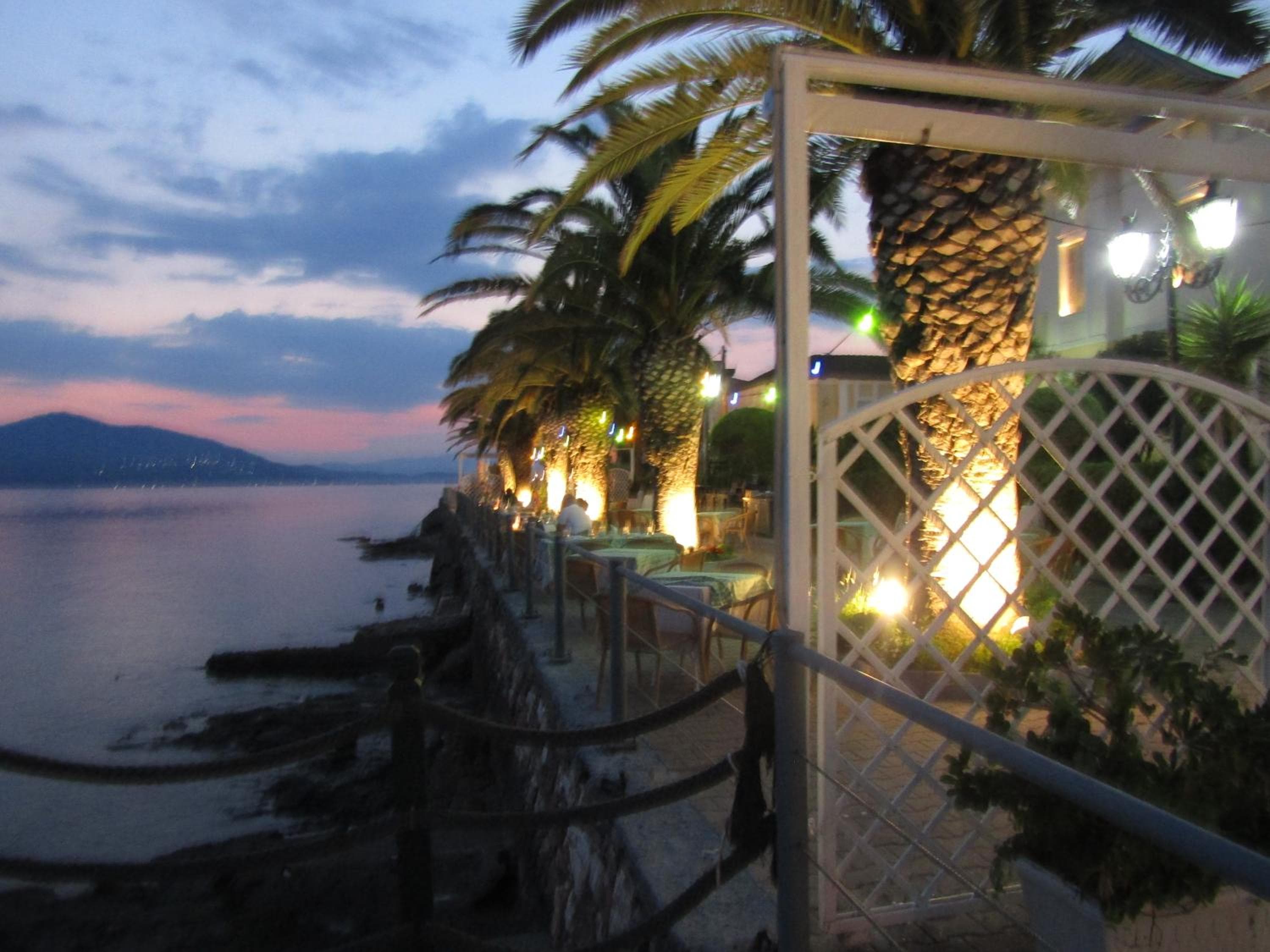 TRIANTAFYLLOY ROOMS, Loutra Edipsou, photo 3
