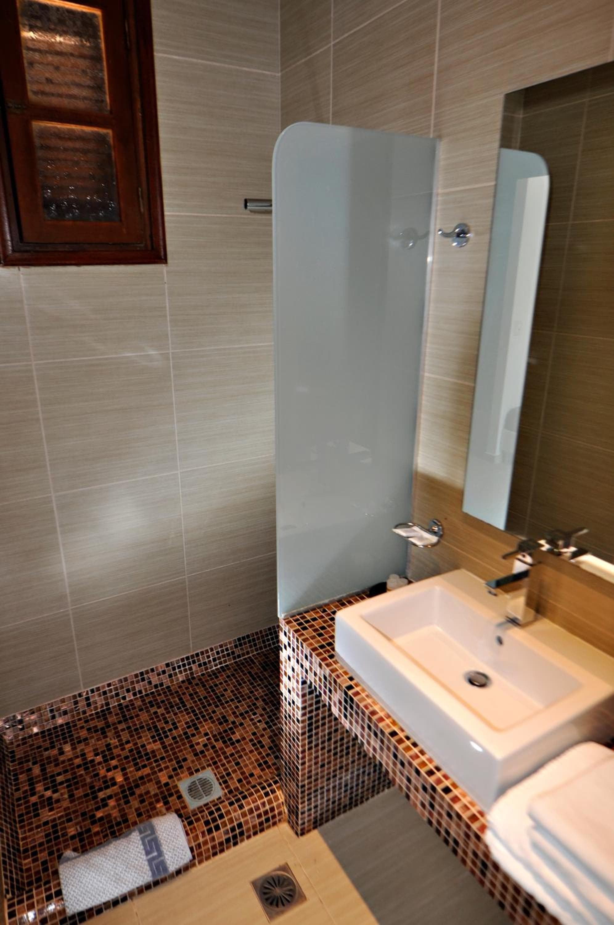 Tony's Beach Hotel, Vromolithos, photo 4