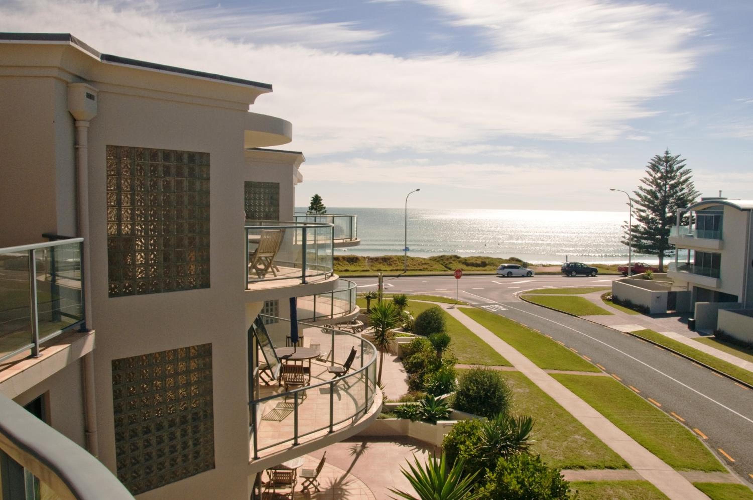 The Reef Beachfront Apartments, Mount Maunganui, photo 3