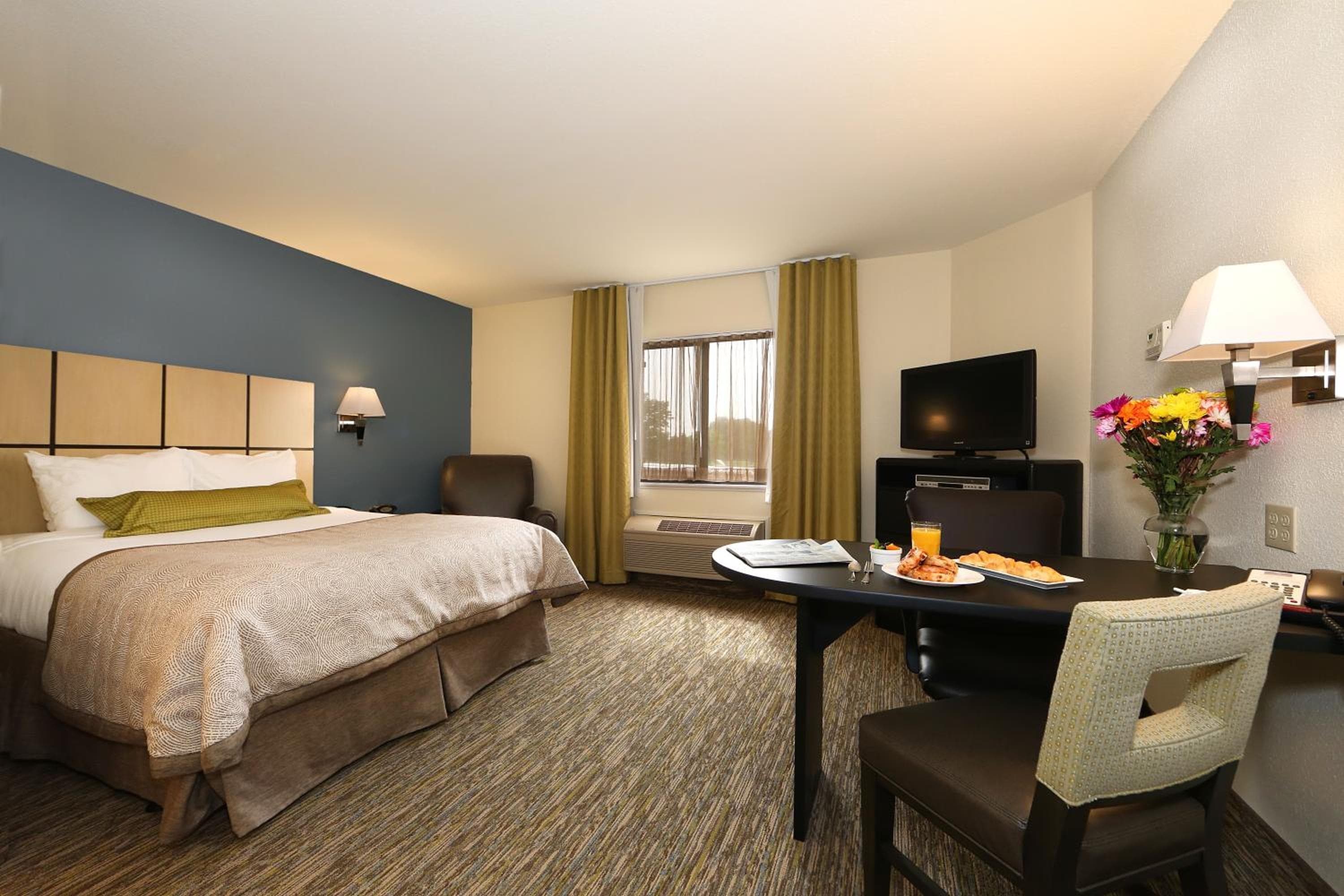 Candlewood Suites East Lansing by IHG, Lansing, photo 2
