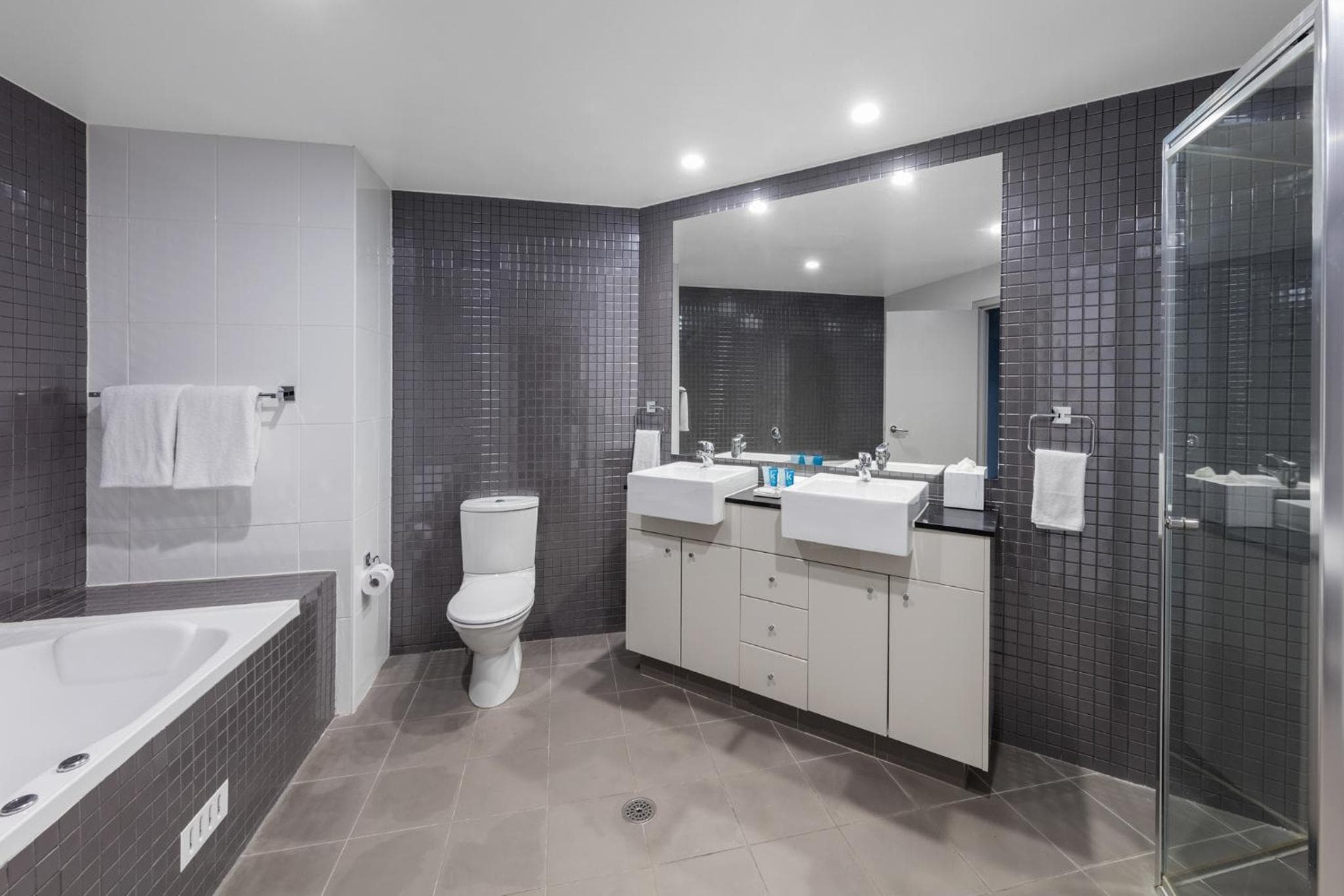 Meriton Suites Waterloo, Sydney, photo 6