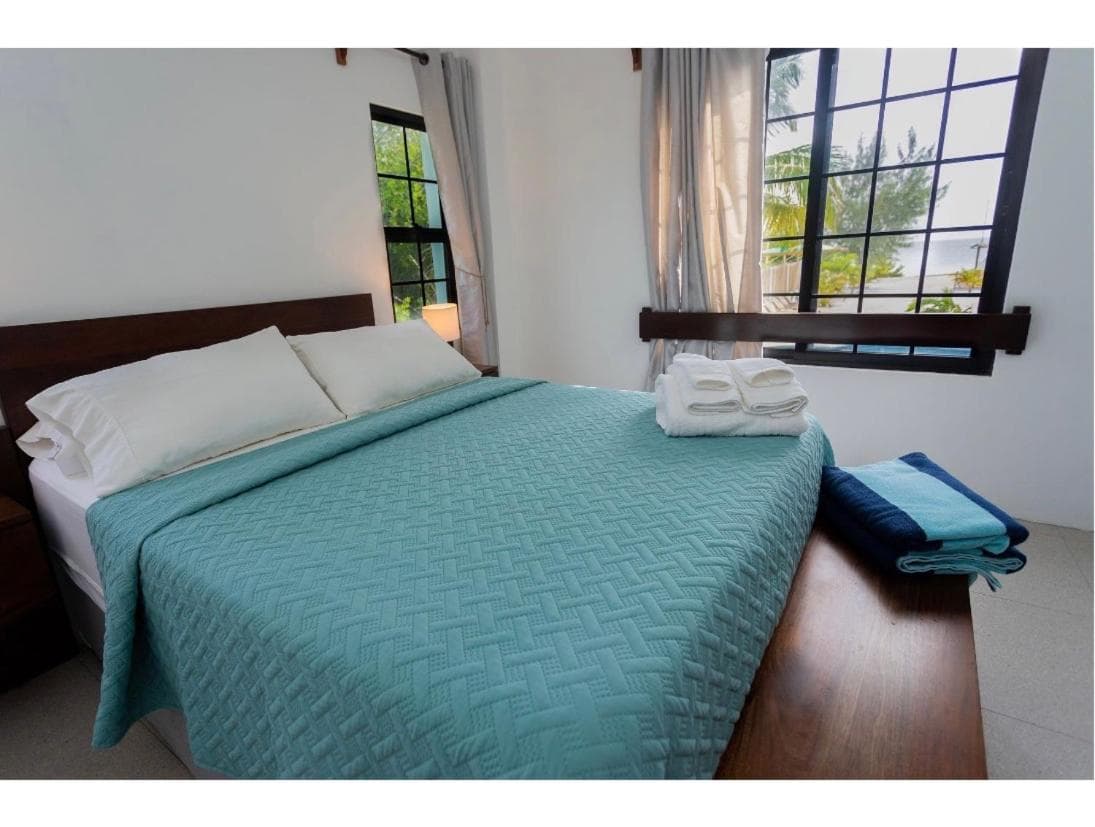 Bay Towers, Caye Caulker, photo 5
