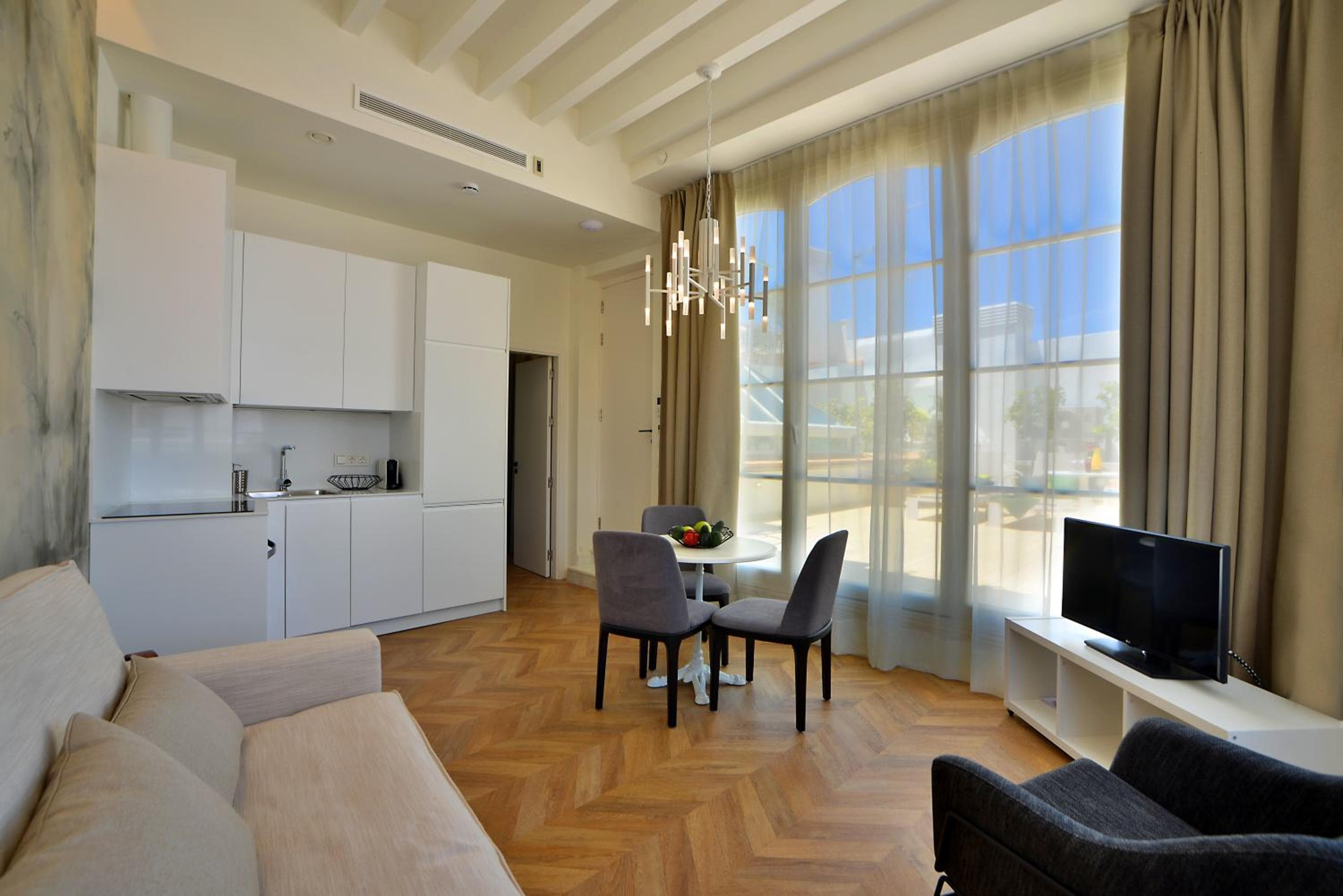 Plaza Mina Suites by Luxury Suites Cadiz -Adults Recommended, Cádiz