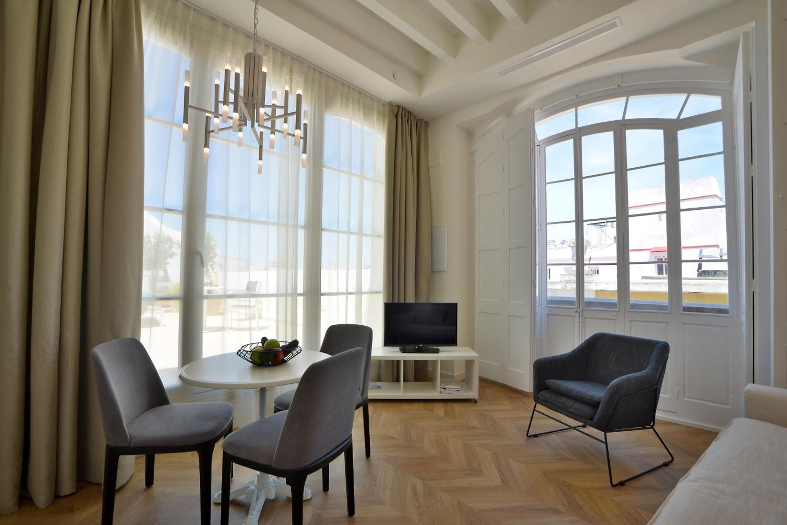 Plaza Mina Suites by Luxury Suites Cadiz -Adults Recommended, Cádiz, photo 6