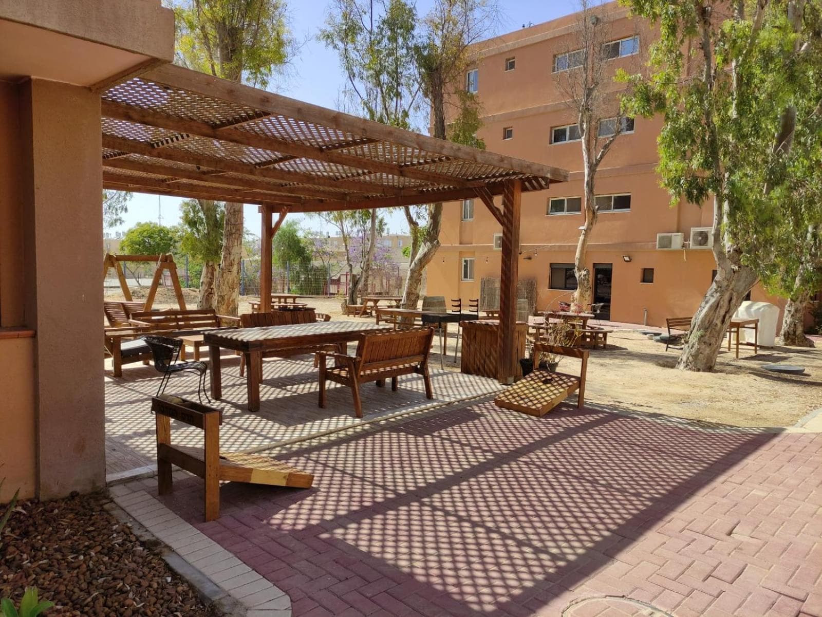 Hadass Desert Inn, Dimona