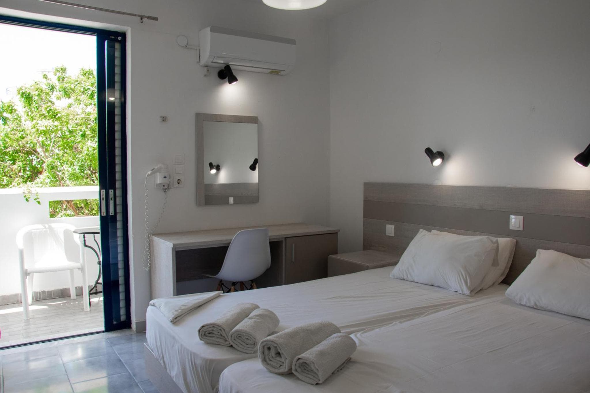 Harriets Apartments, Kardamaina, photo 2