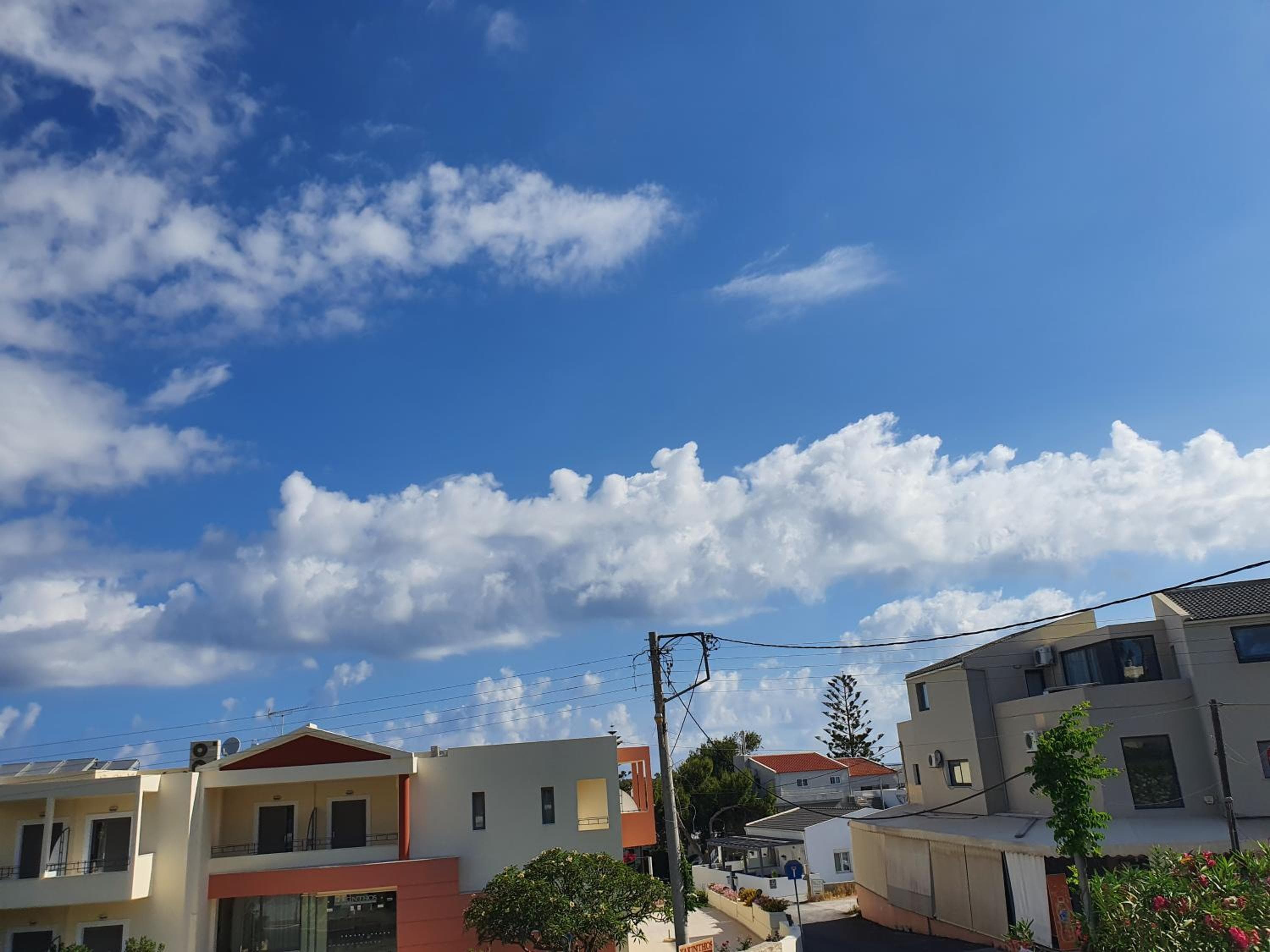 Elizabeth Suites, Kato Daratso