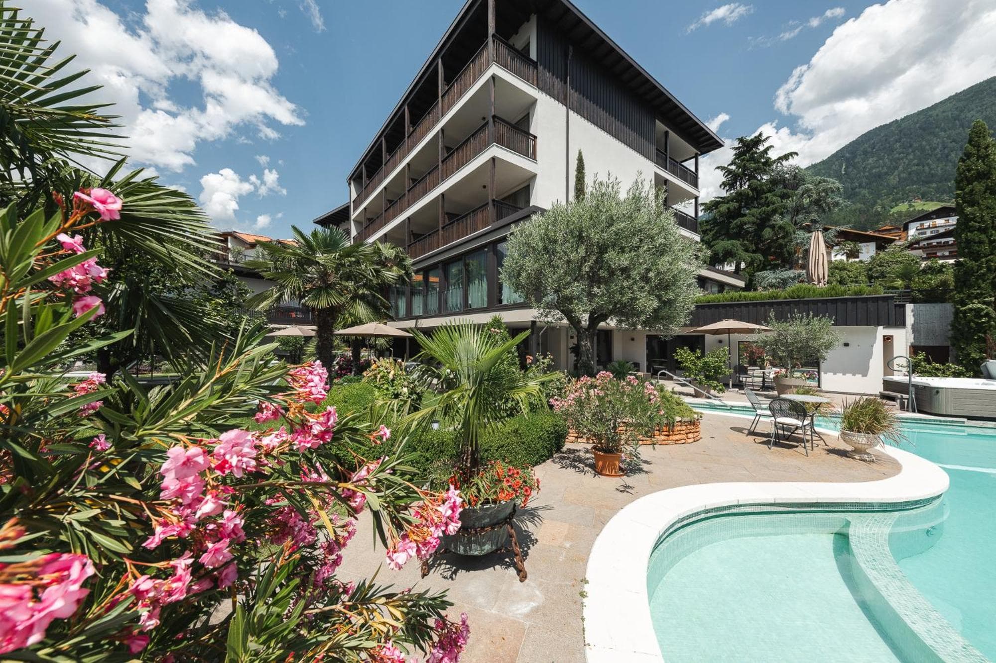 Hotel - Appartements Schmied Hans, Schenna
