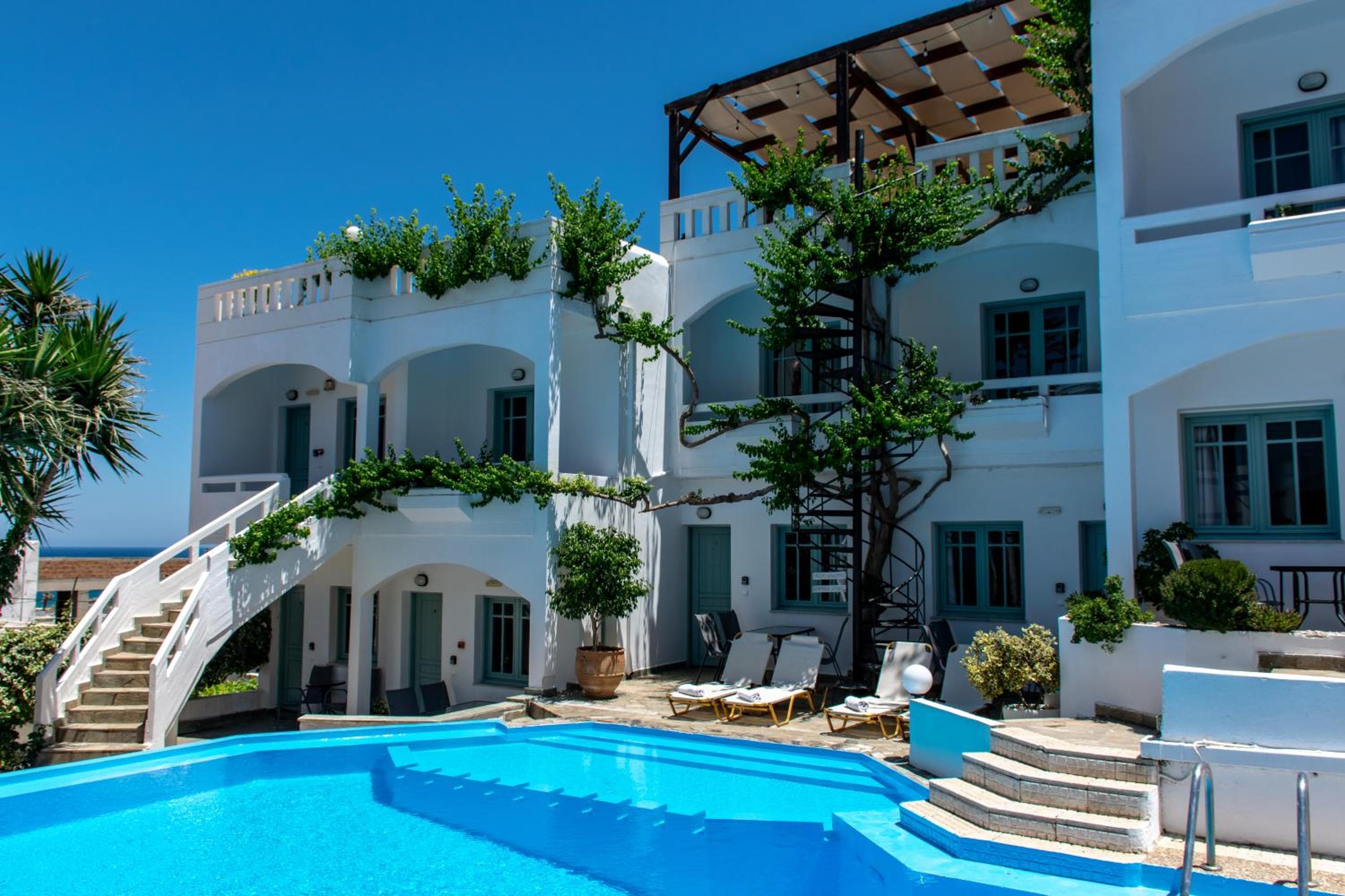 Kurmulis Studios, Stalós