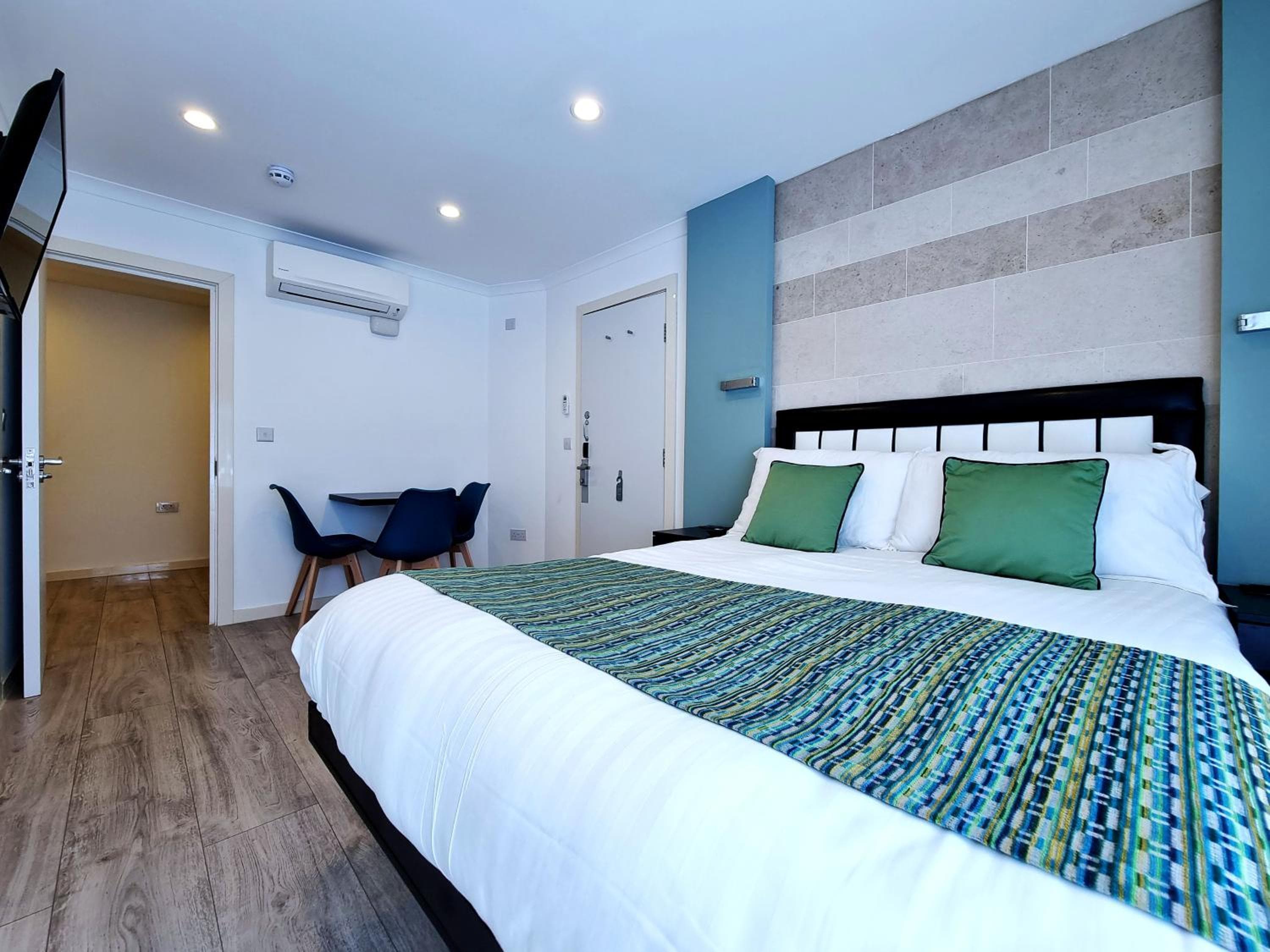Hotel room at 146 Studios