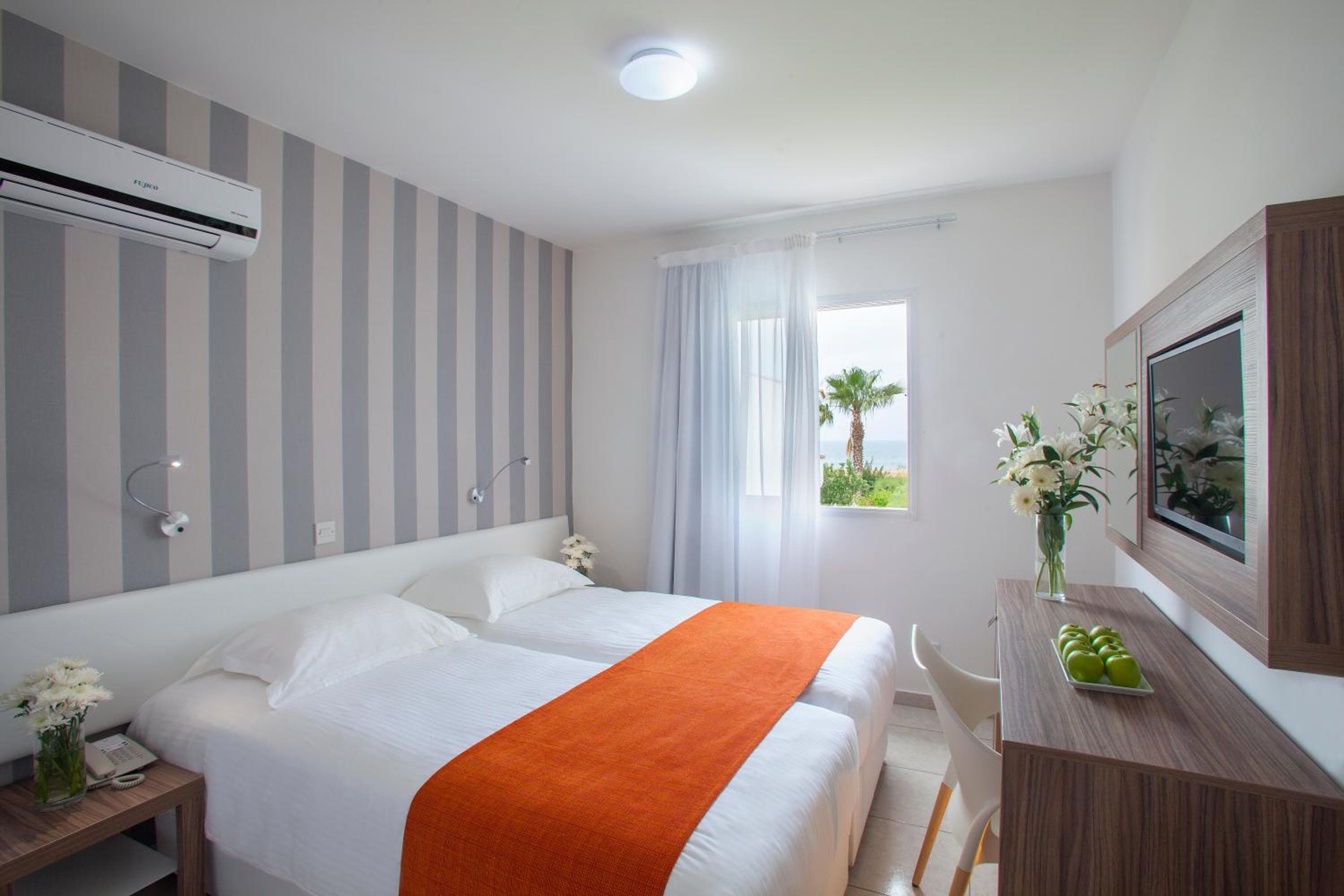 Princessa Vera Hotel Apartments, Paphos City, photo 5