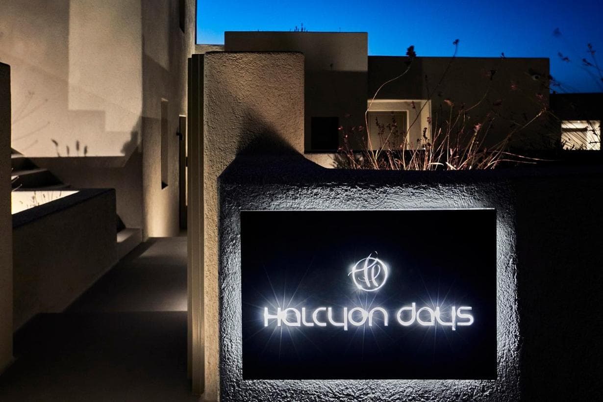 Halcyon Days Suites, Pirgos