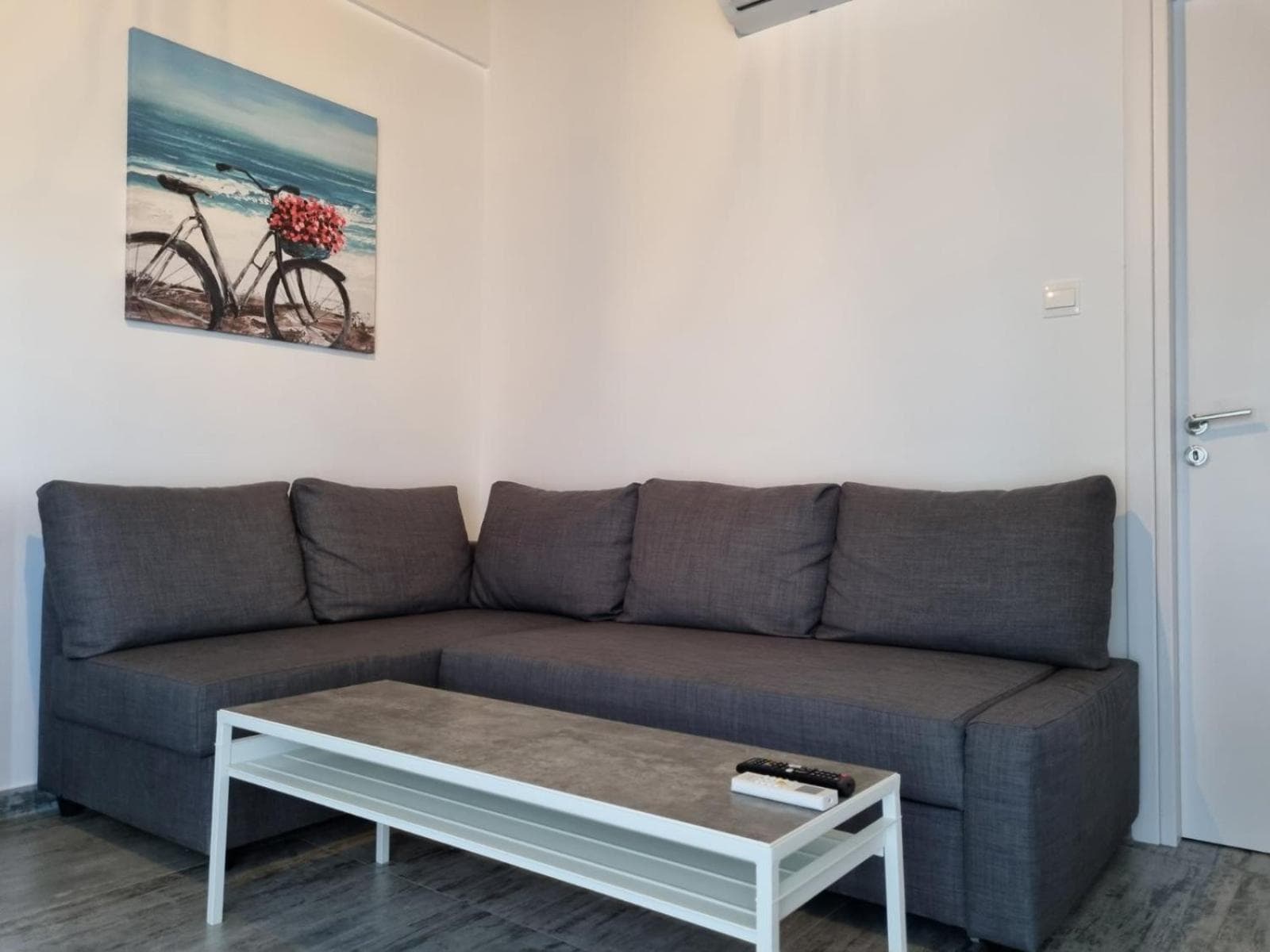 Kamaroporta Luxury Apartments, Ayios Theodhoros, photo 4