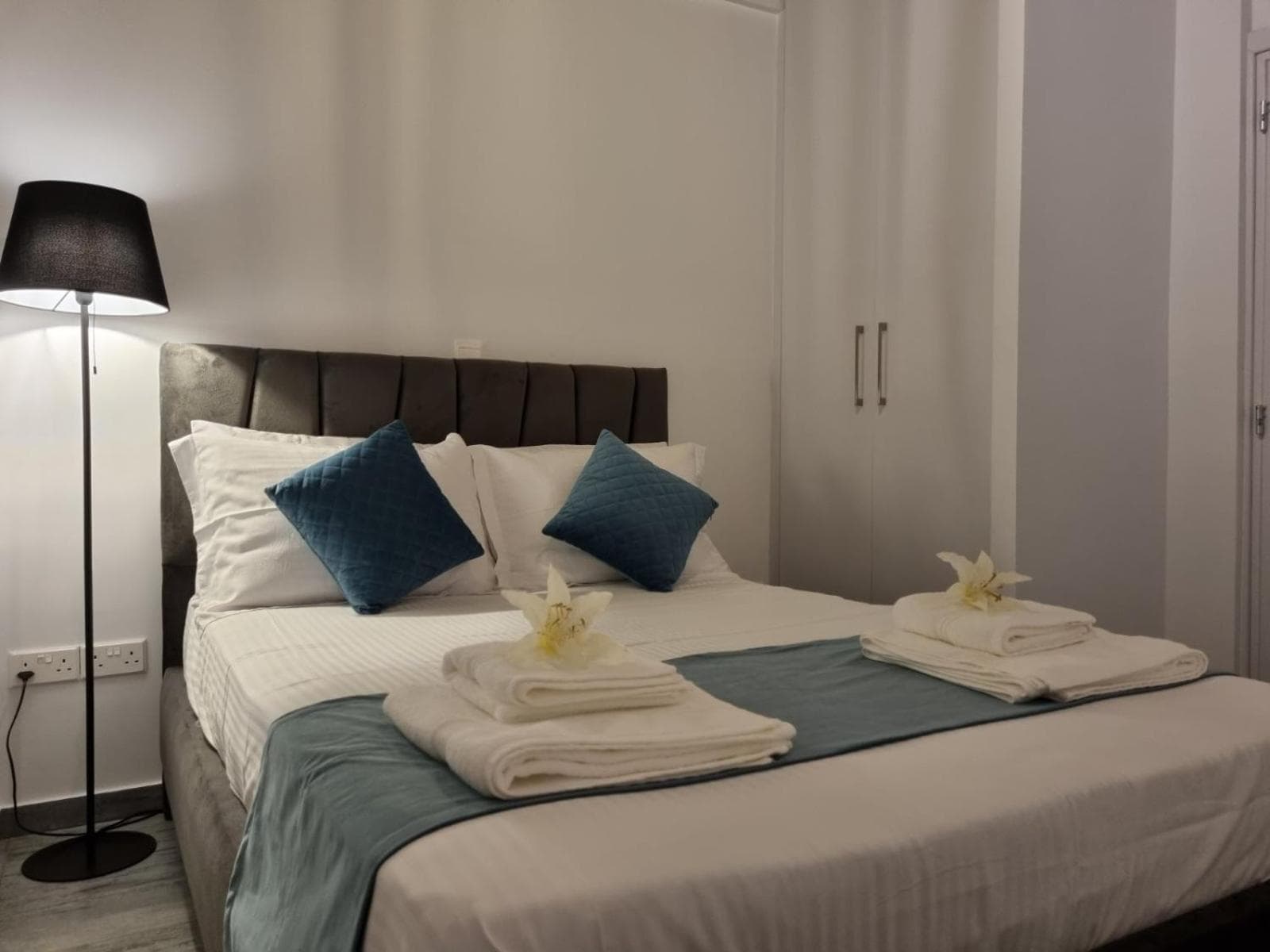 Kamaroporta Luxury Apartments, Ayios Theodhoros, photo 3