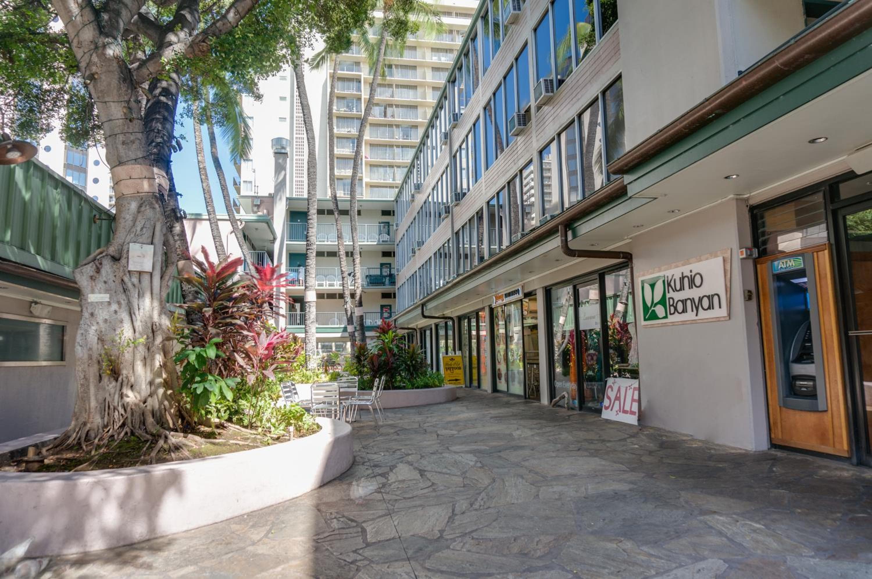 Kuhio Banyan Hotel (with Kitchenettes), Honolulu