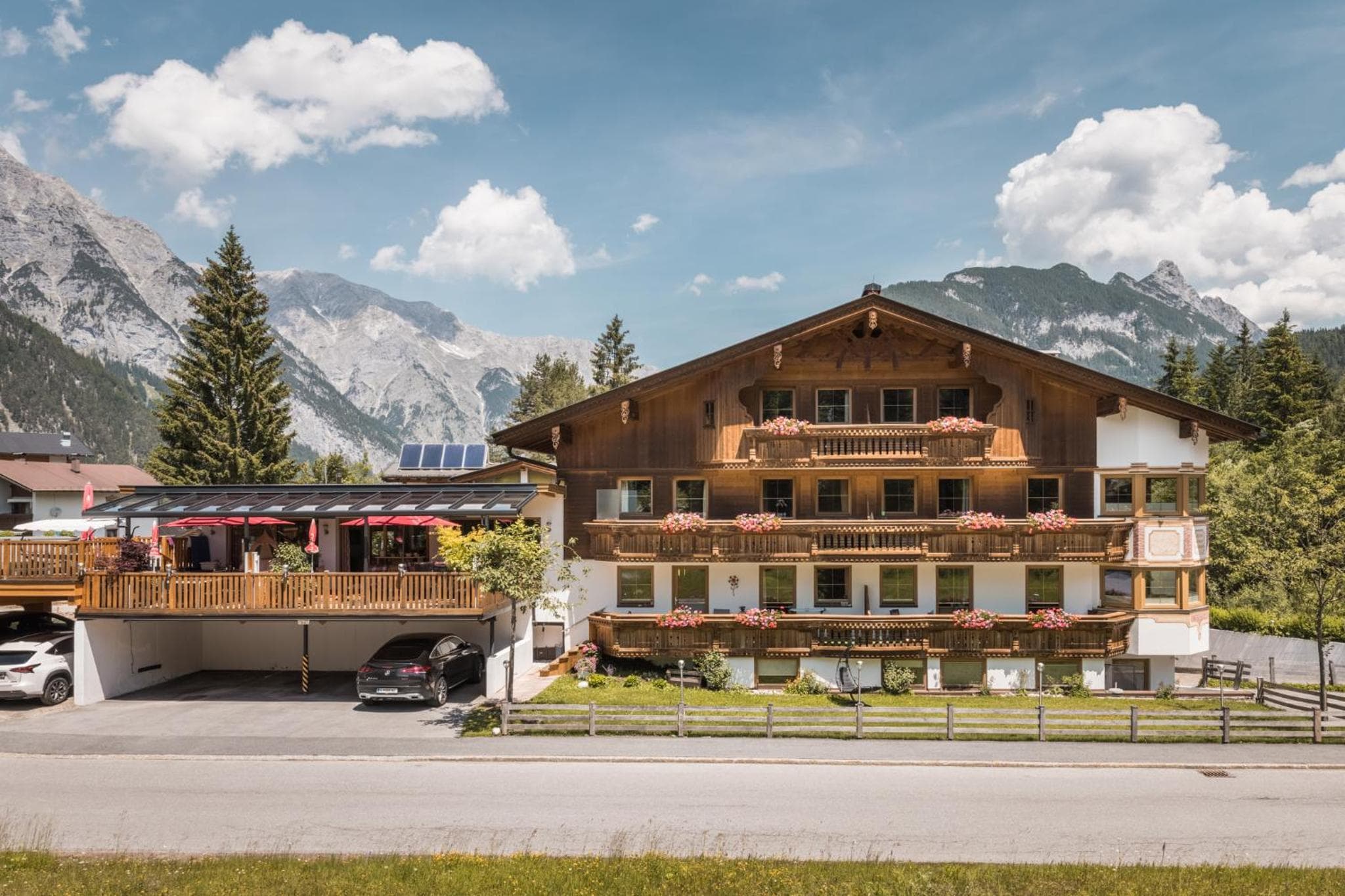 Landhaus Kristall inklusive Hotel-Spa, Leutasch