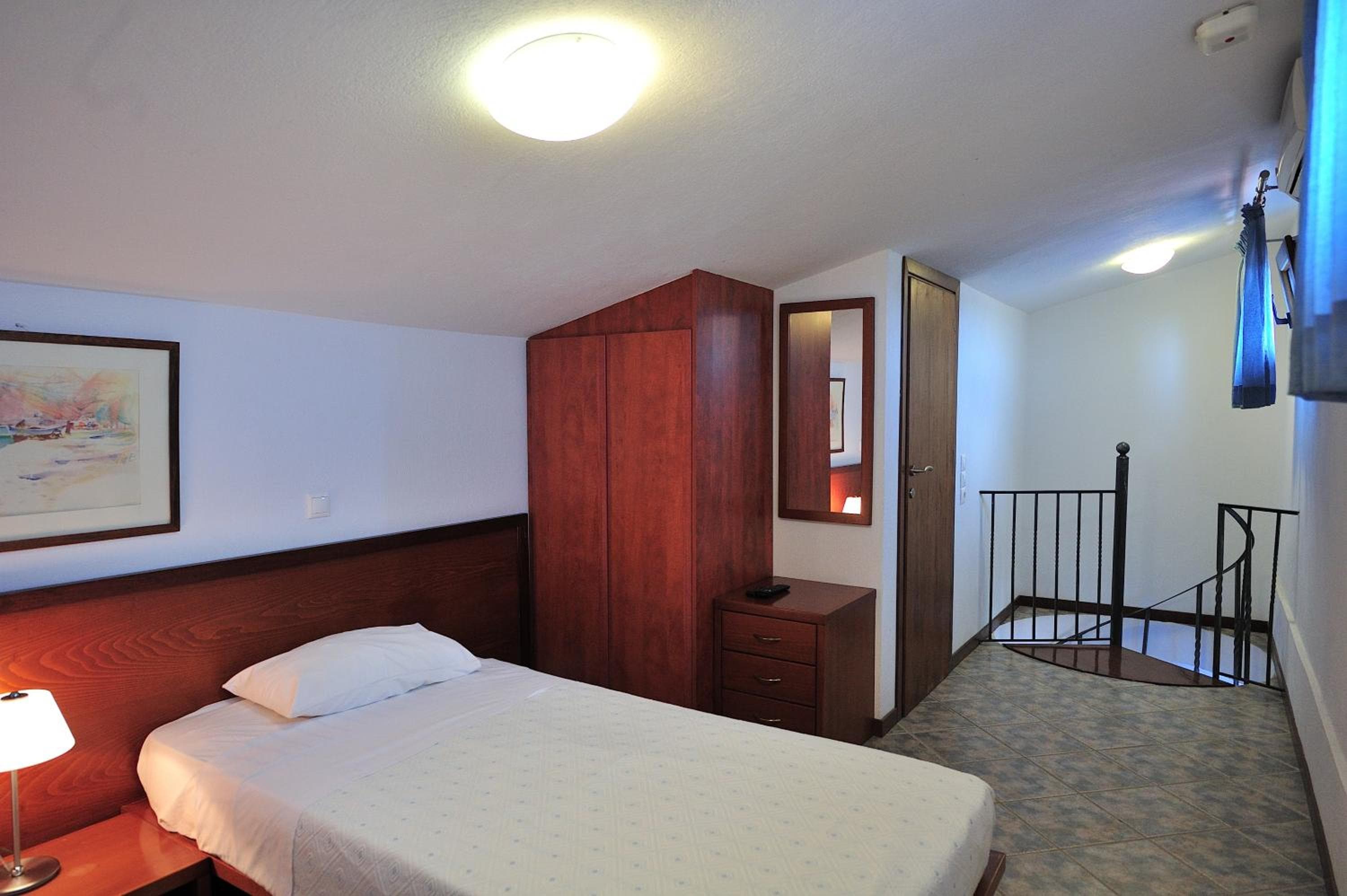 Eye Q Resort Seaview, Skiathos Town