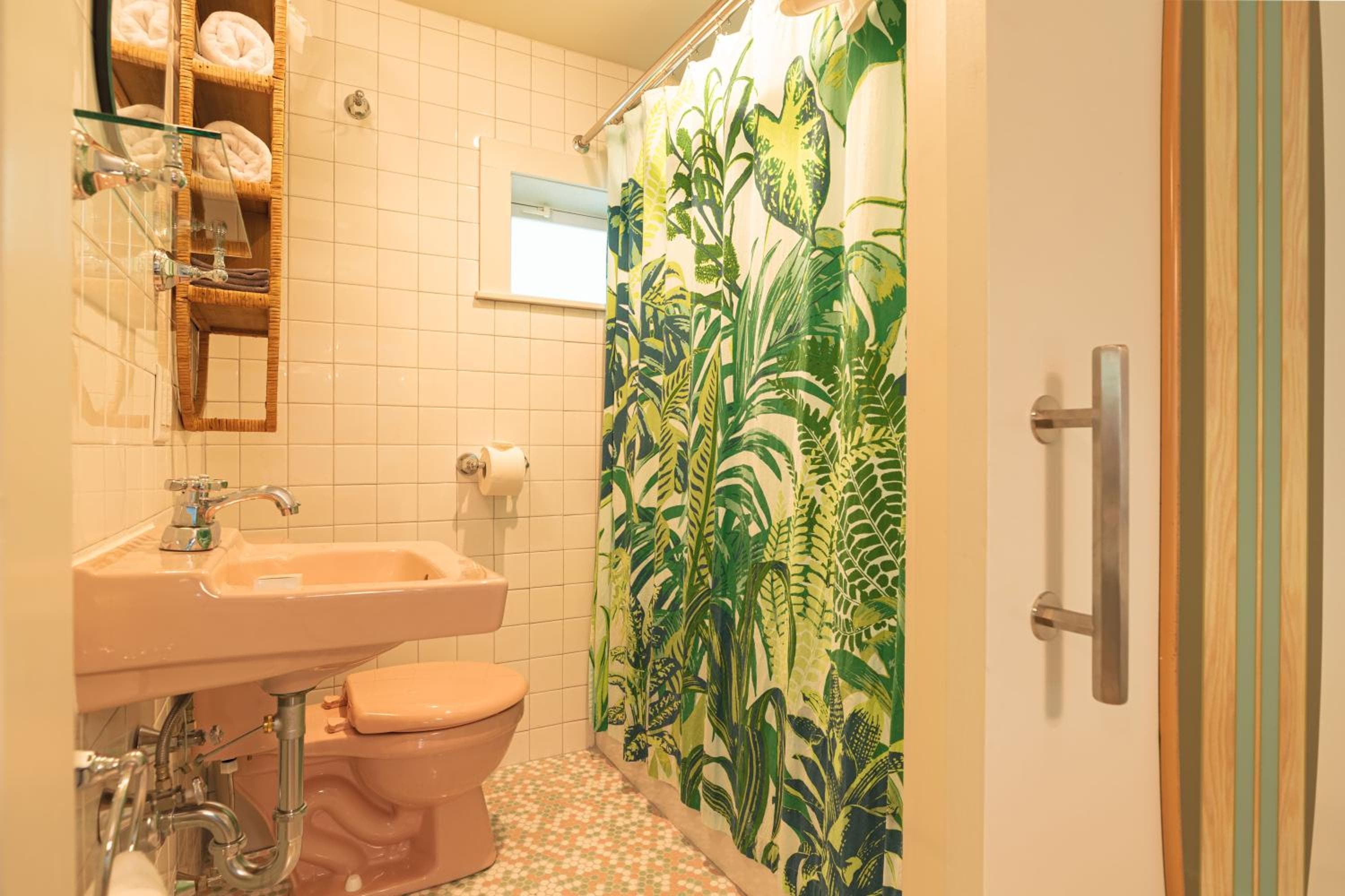 Rye Motor Inn - Oceanfront, Walk to Beach, Rye, photo 5