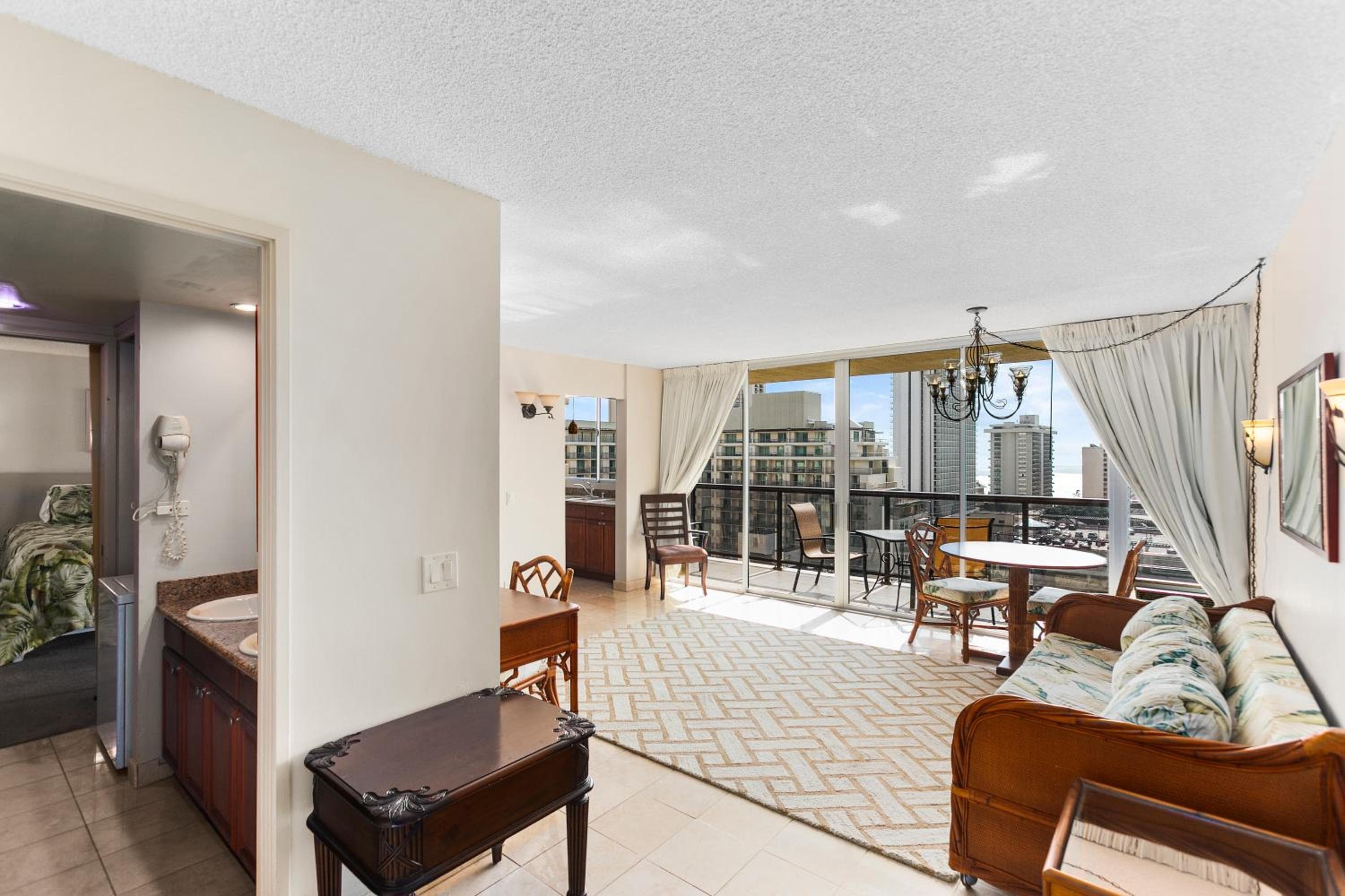 Waikiki Beach Condominiums, Honolulu, photo 2