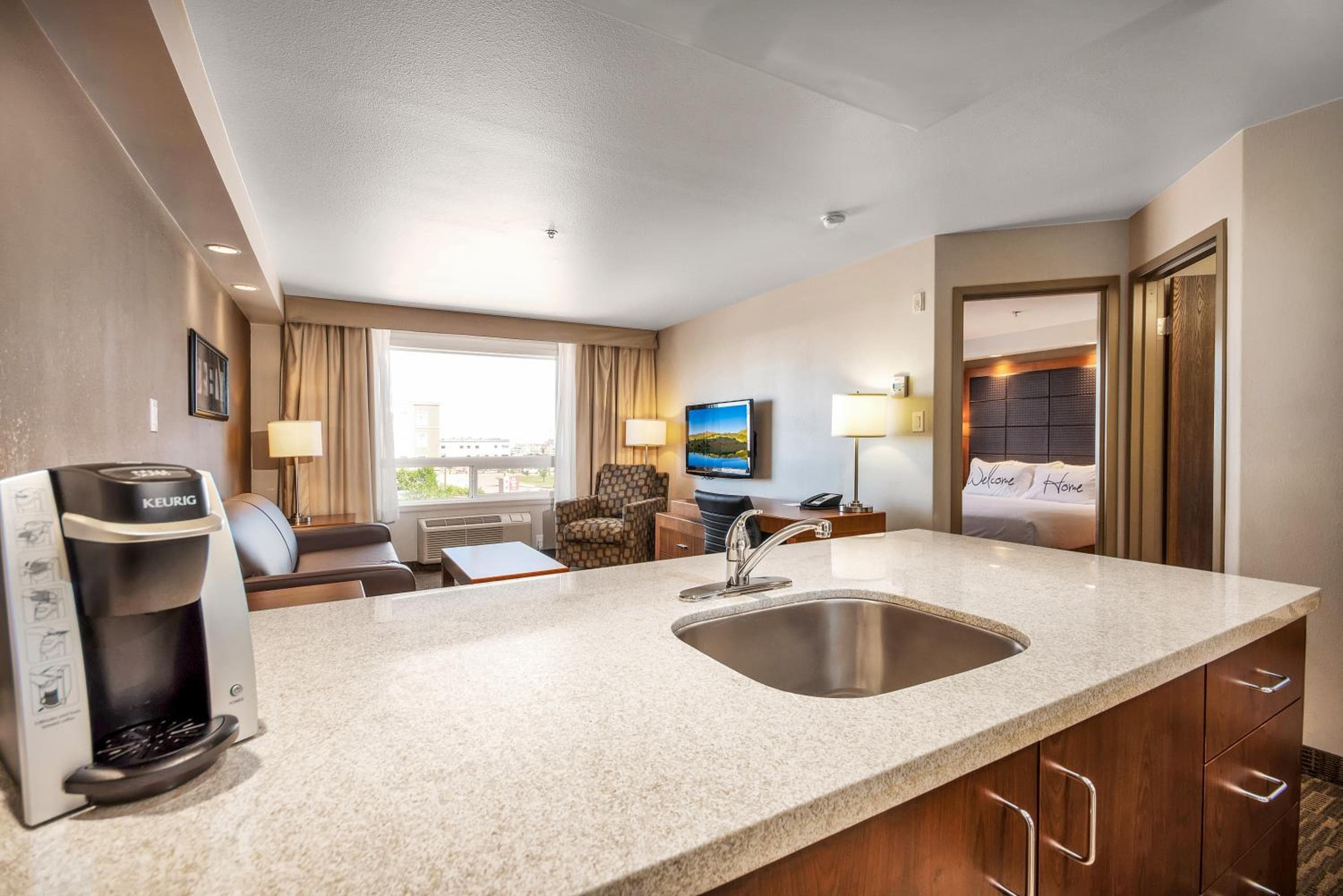 Home Inn & Suites Regina East, Regina, photo 3
