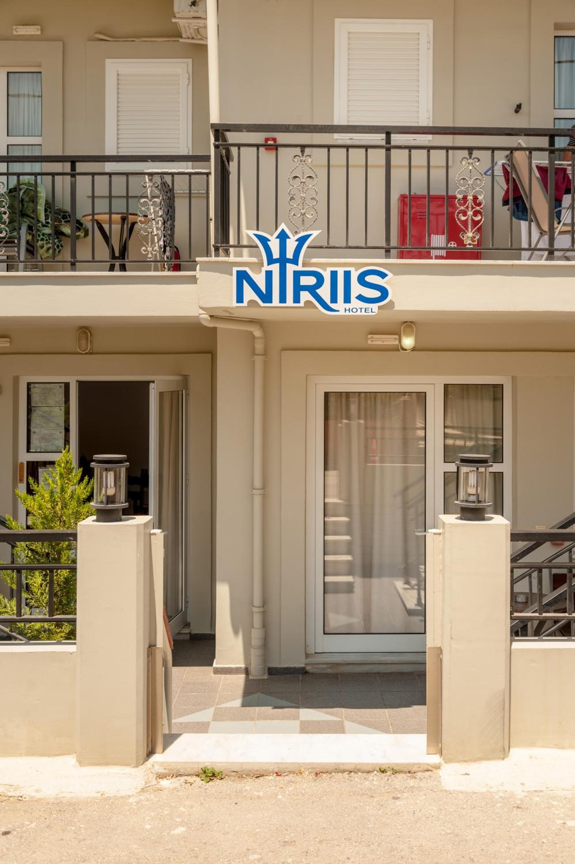 Niriis Hotel, Kato Daratso