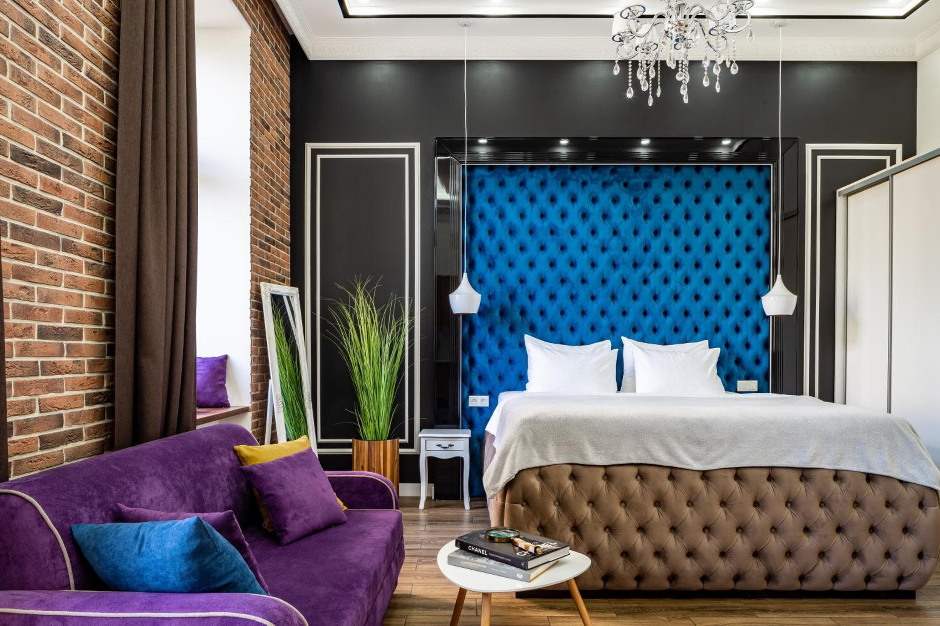 Theatre Boutique Apartments - Stylish - Walk Everywhere, Kyiv