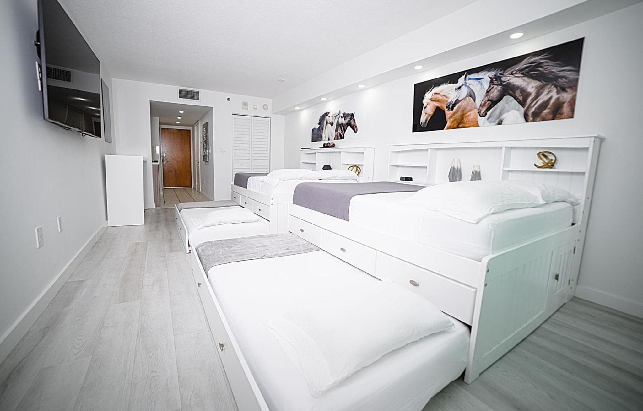 Modern and Luxurious Brickell Studio, Miami, photo 3