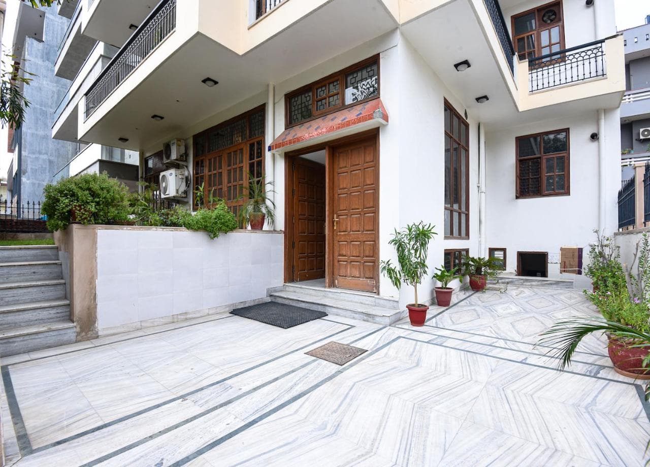 BedChambers Serviced Apartments - Artemis Hospital, Gurgaon