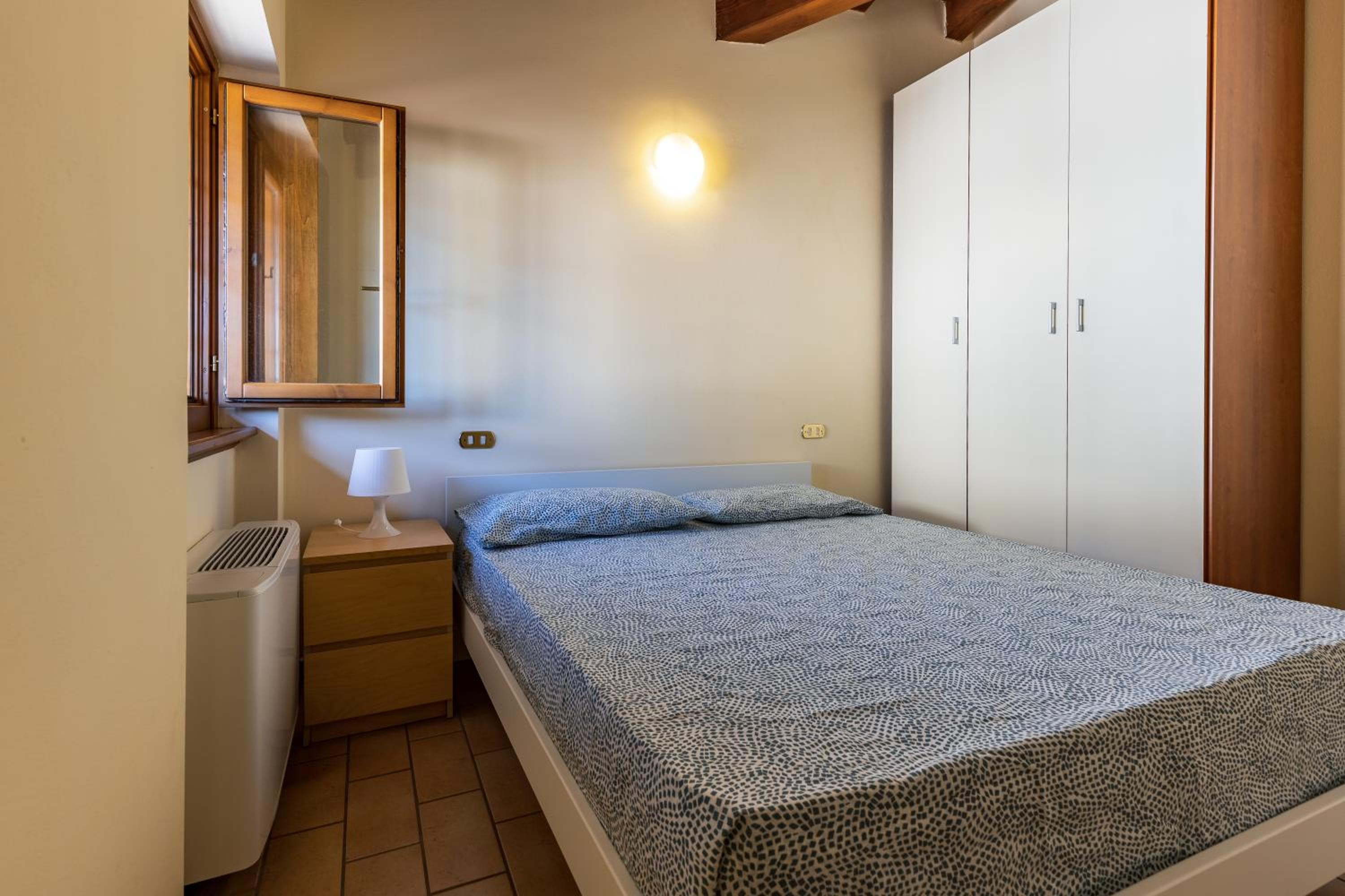 Il Casale Lonato, Oasi di Piacere Immersa nel Verde con Piscina - by HOST4U, Lonato del Garda, photo 2