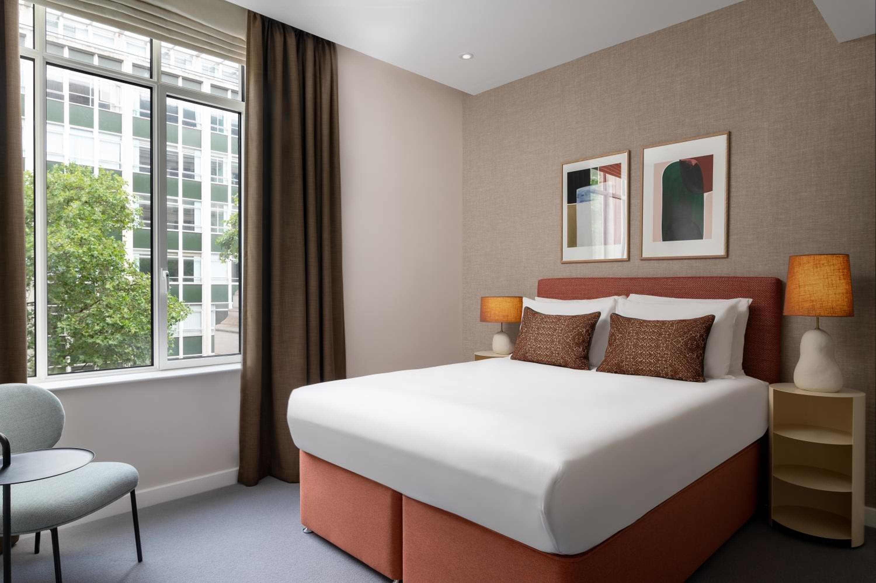 Hotel room at The Lincoln Suites