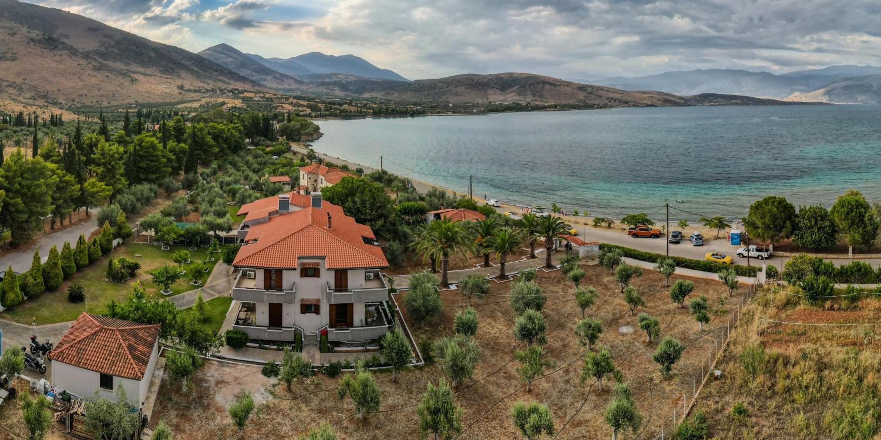 KRISSAIA SEASIDE SUITES, Galaxidhion