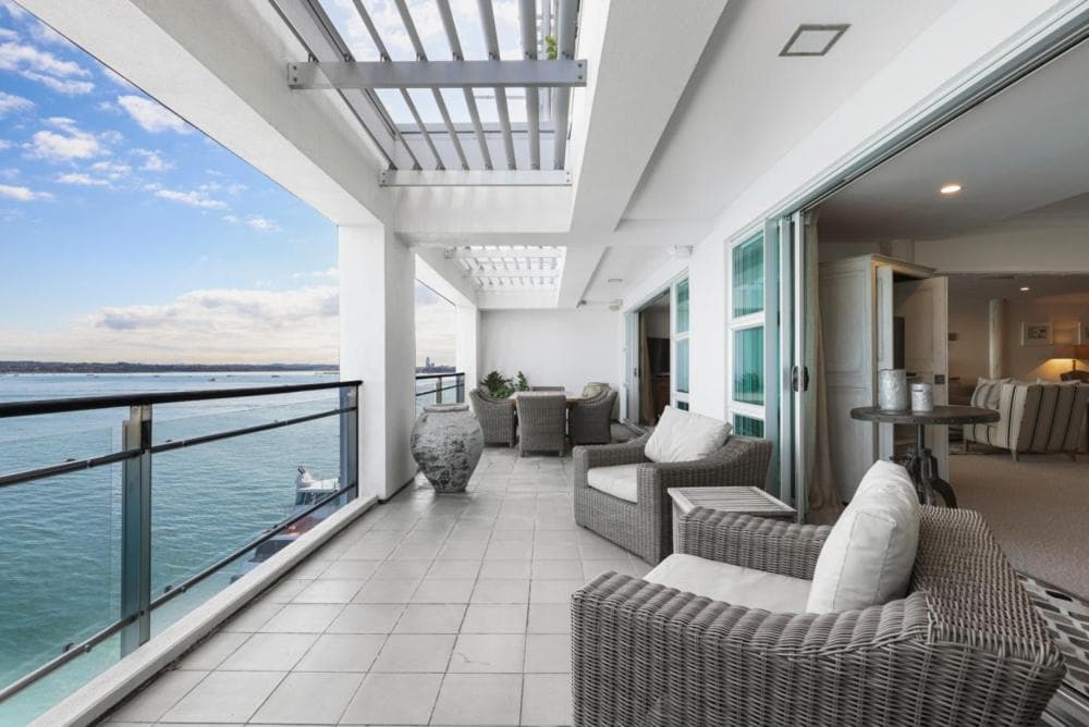 Spacious 3-Bed Waterfront Apartment, Auckland, photo 2