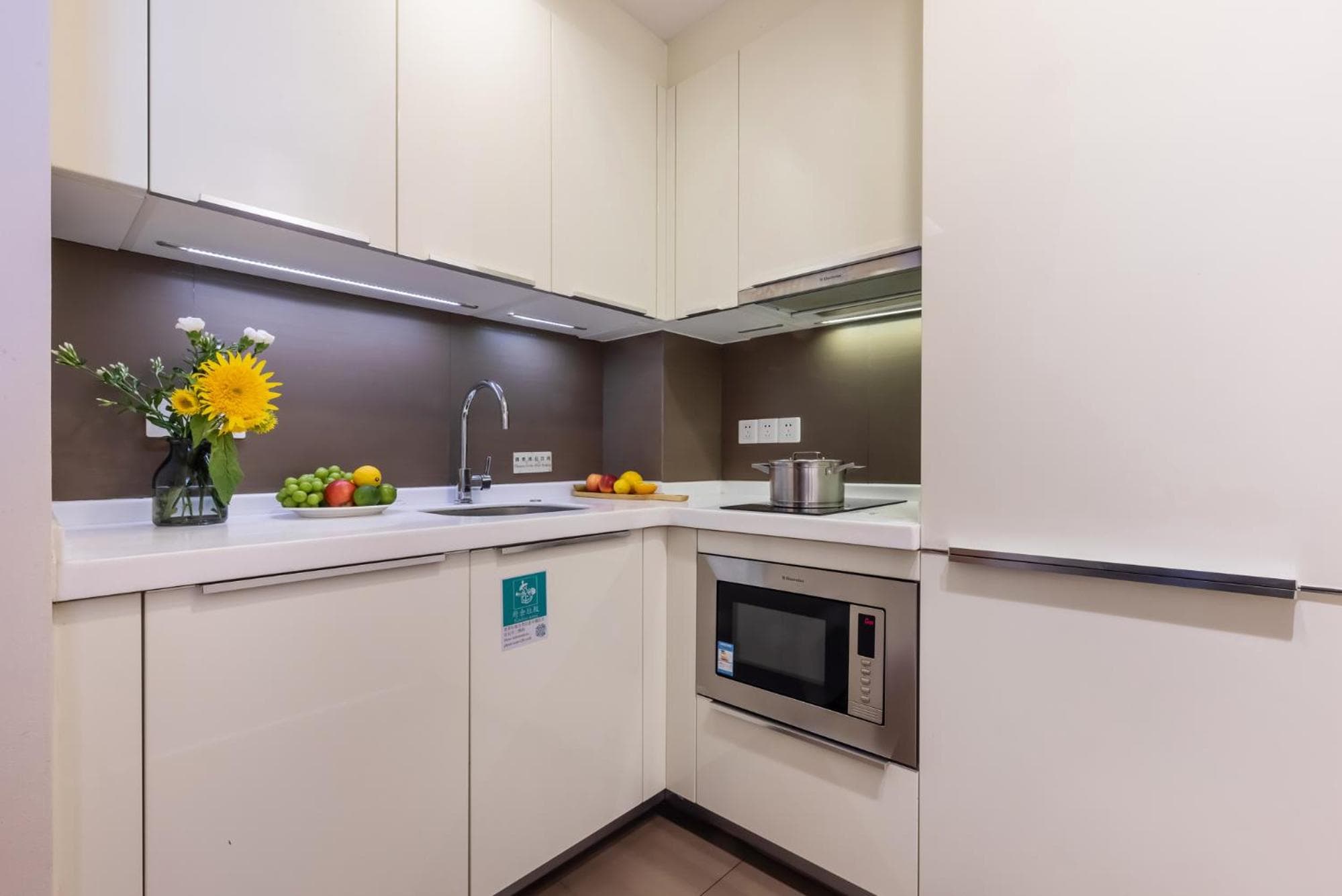 Starr Hotel and Serviced Apartment -Shanghai Jing'an Railway Station, Shanghai, photo 6