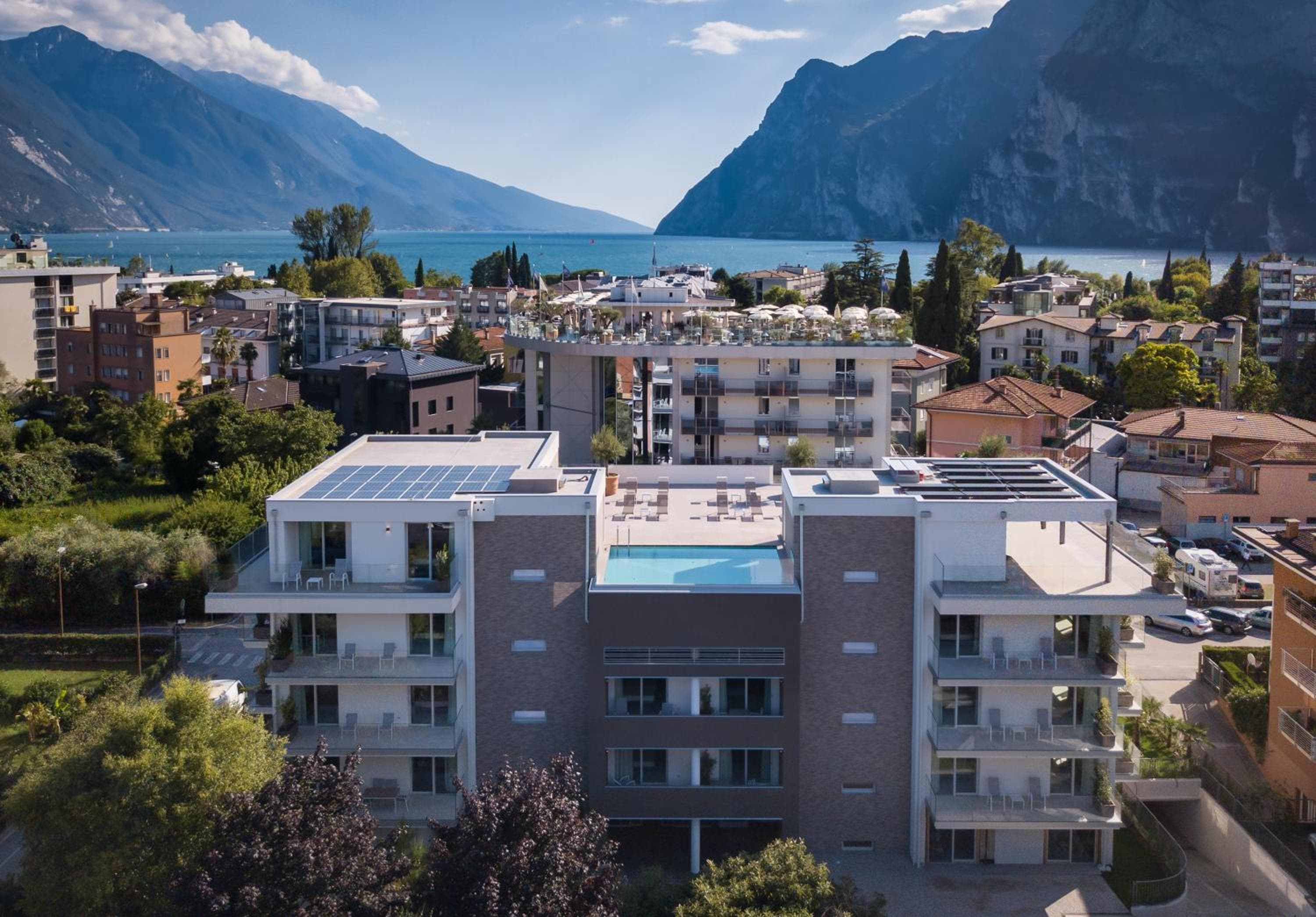 Aris Apartments & Sky Pool - Tonelli Hotels - Adult Friendly, Riva del Garda