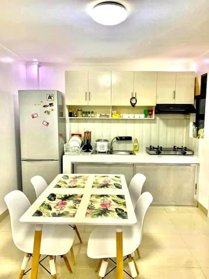Cozy Central - Near arca south signal taguig, photo 1