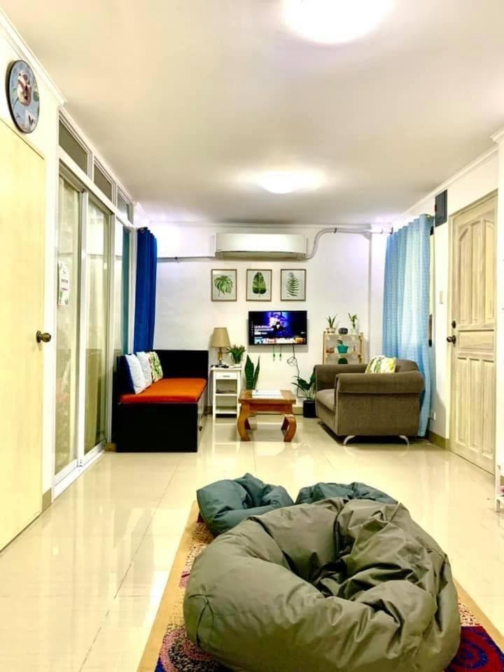 Cozy Central - Near arca south signal taguig, photo 4